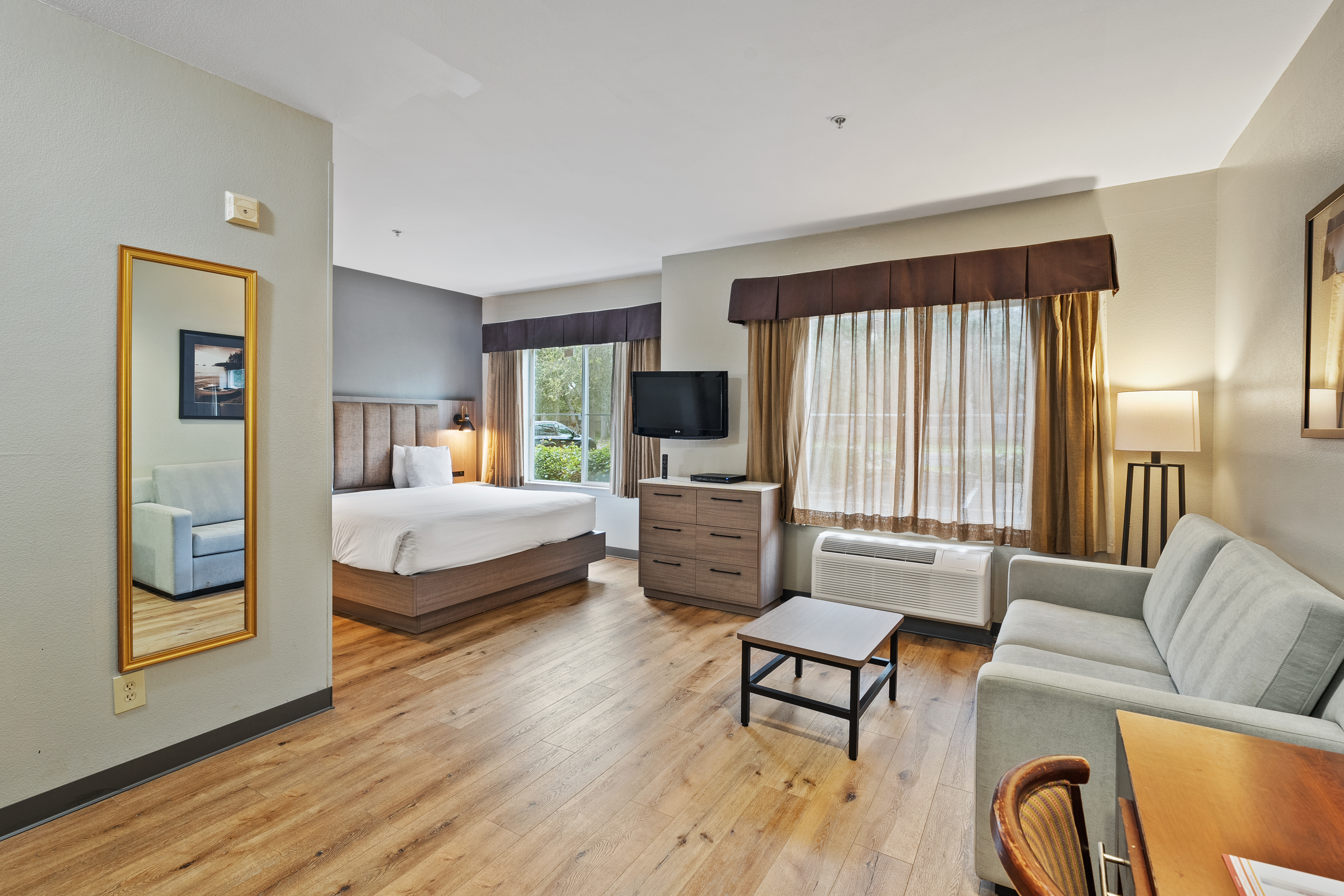 Hawthorn Suites by Wyndham Rancho Cordova/Folsom suite in Gold River, California