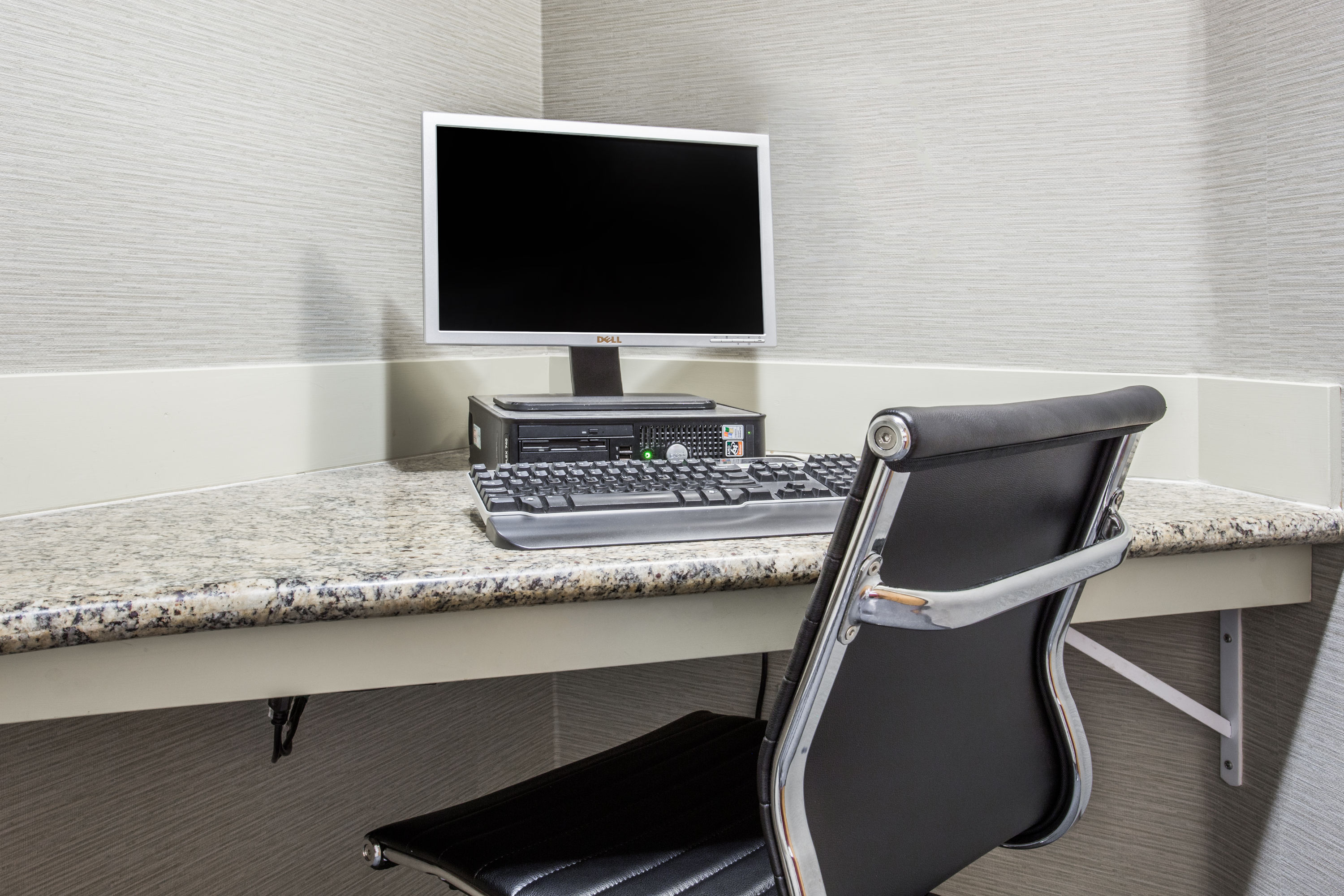 Hawthorn Suites by Wyndham Livermore Wine Country business center in Livermore, California