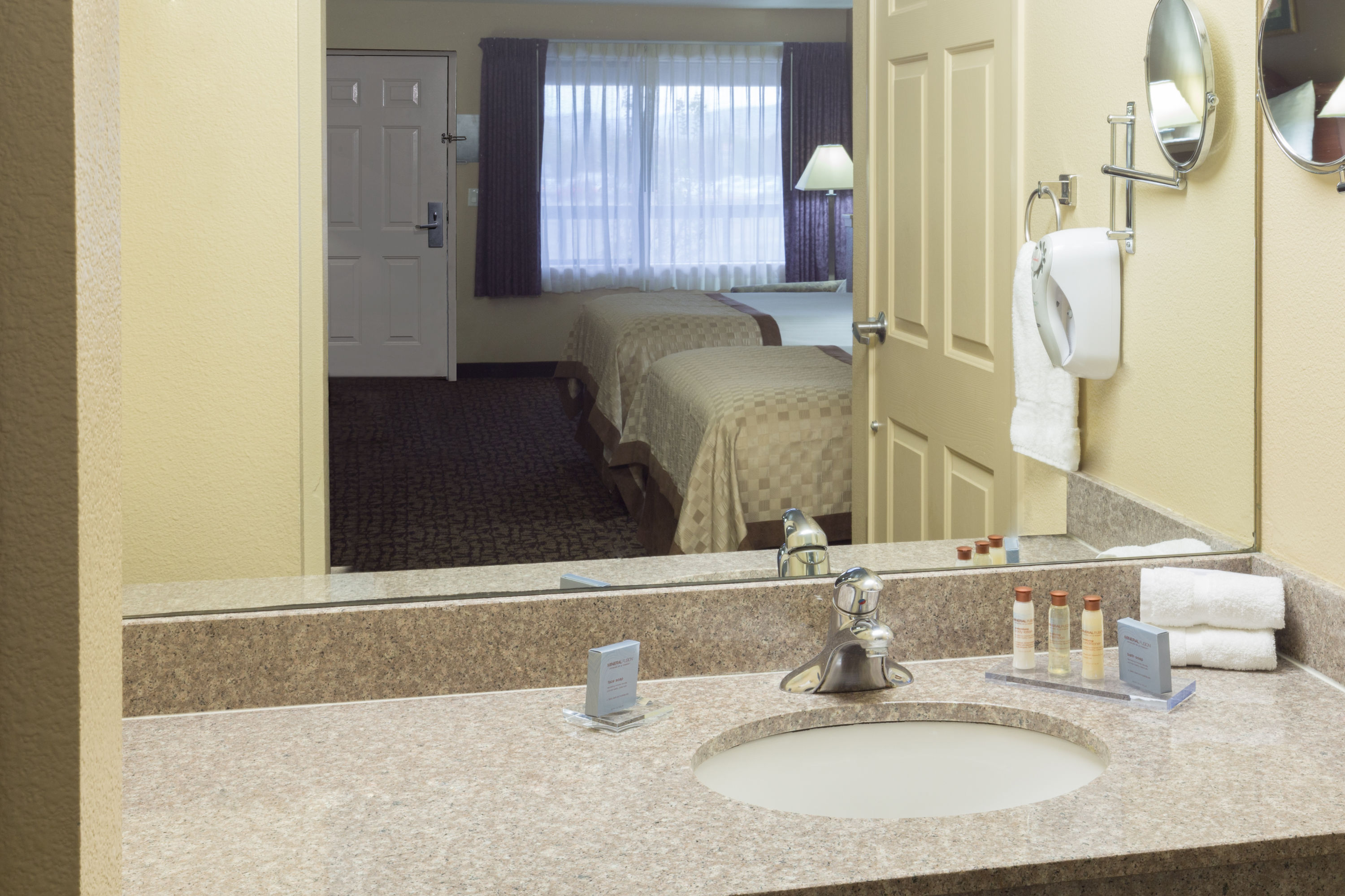 Guest room at the Hawthorn Suites by Wyndham Napa Valley in Napa, California