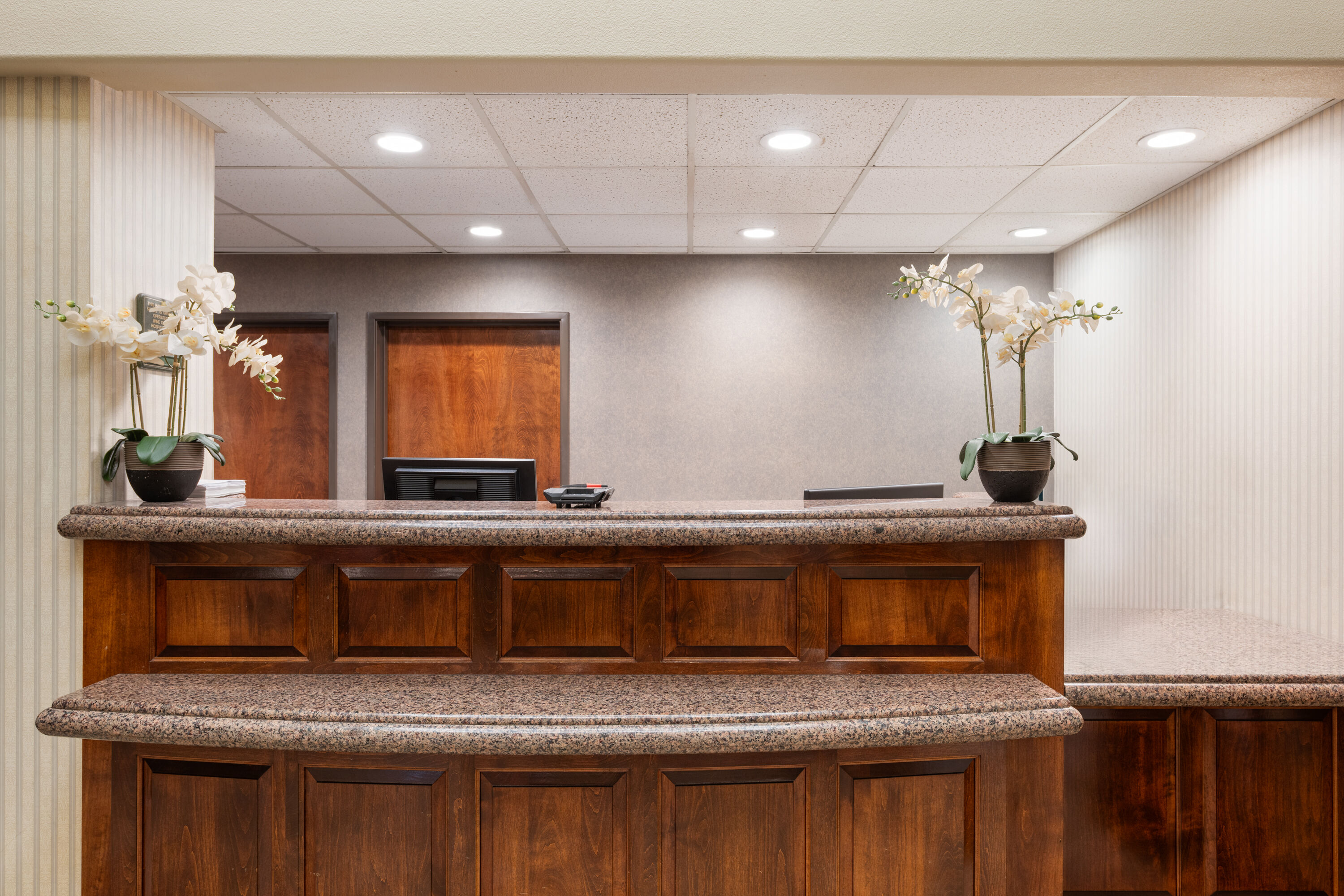 Hawthorn Suites by Wyndham Napa Valley reception in Napa, California