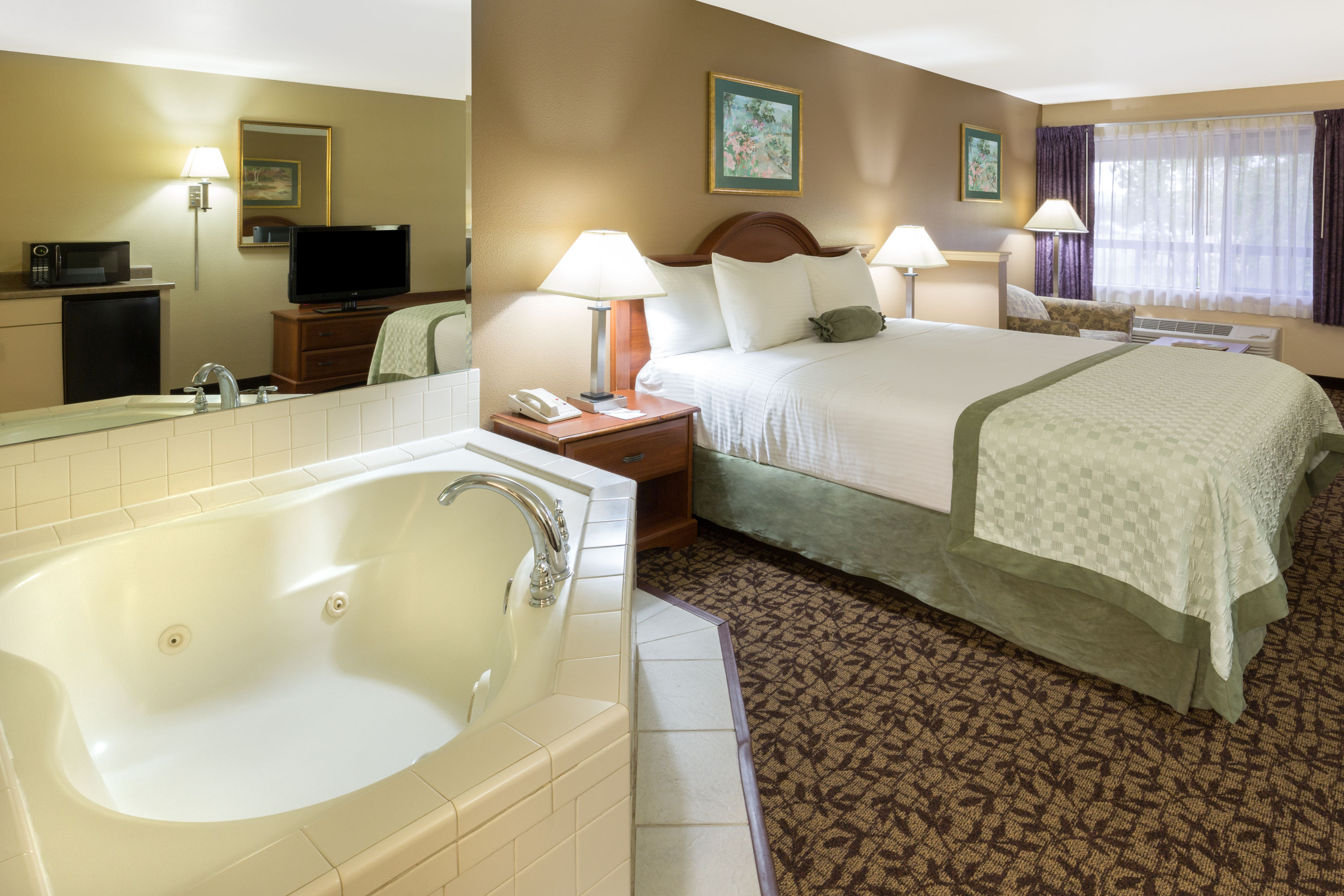 Hawthorn Suites by Wyndham Napa Valley suite in Napa, California