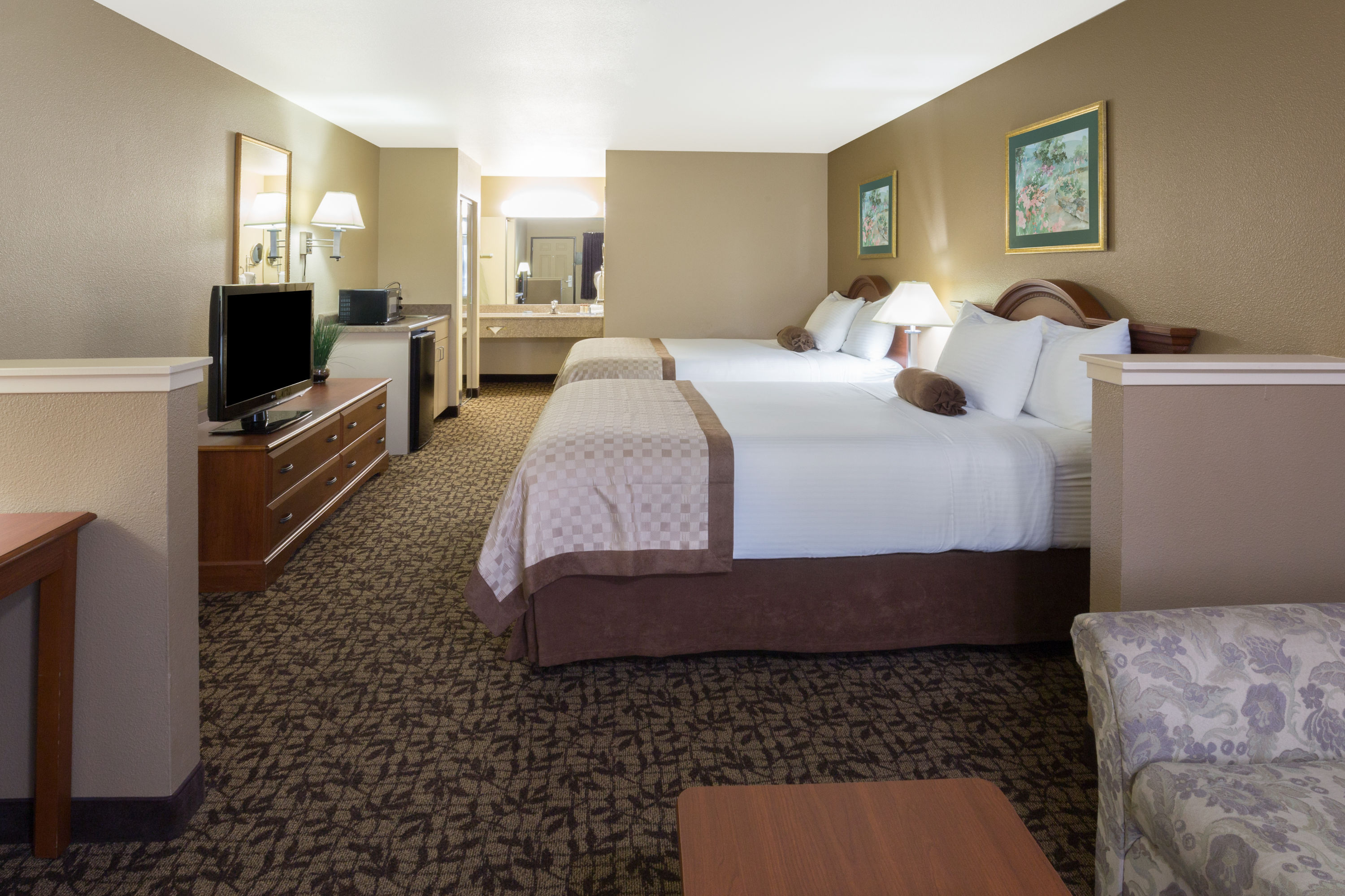 Hawthorn Suites by Wyndham Napa Valley suite in Napa, California