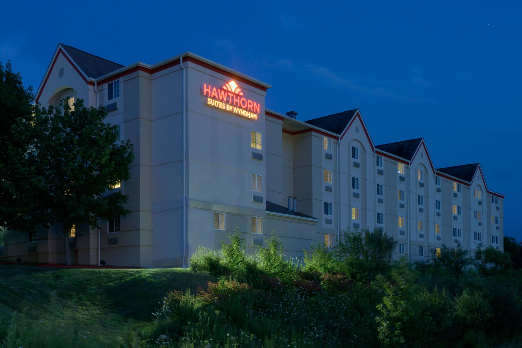 Exterior of Hawthorn Suites by Wyndham Hartford Meriden hotel in Meriden, Connecticut Exterior of Hawthorn Suites by Wyndham Hartford Meriden hotel in Meriden, Connecticut