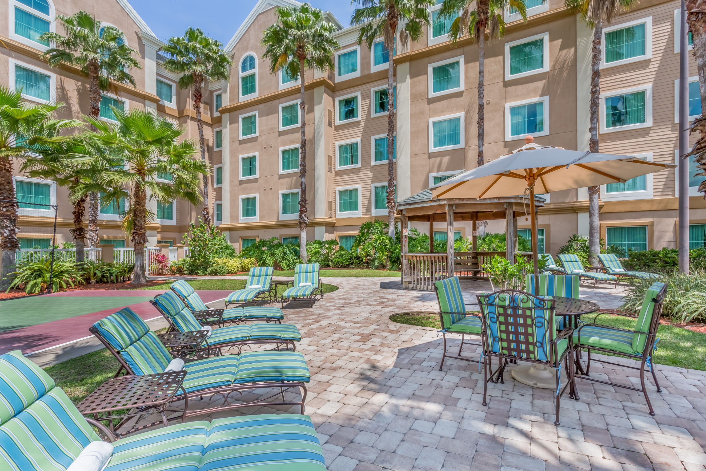 Exterior Day Image of Hawthorn Extended Stay by Wyndham Orlando hotel in Orlando, Florida