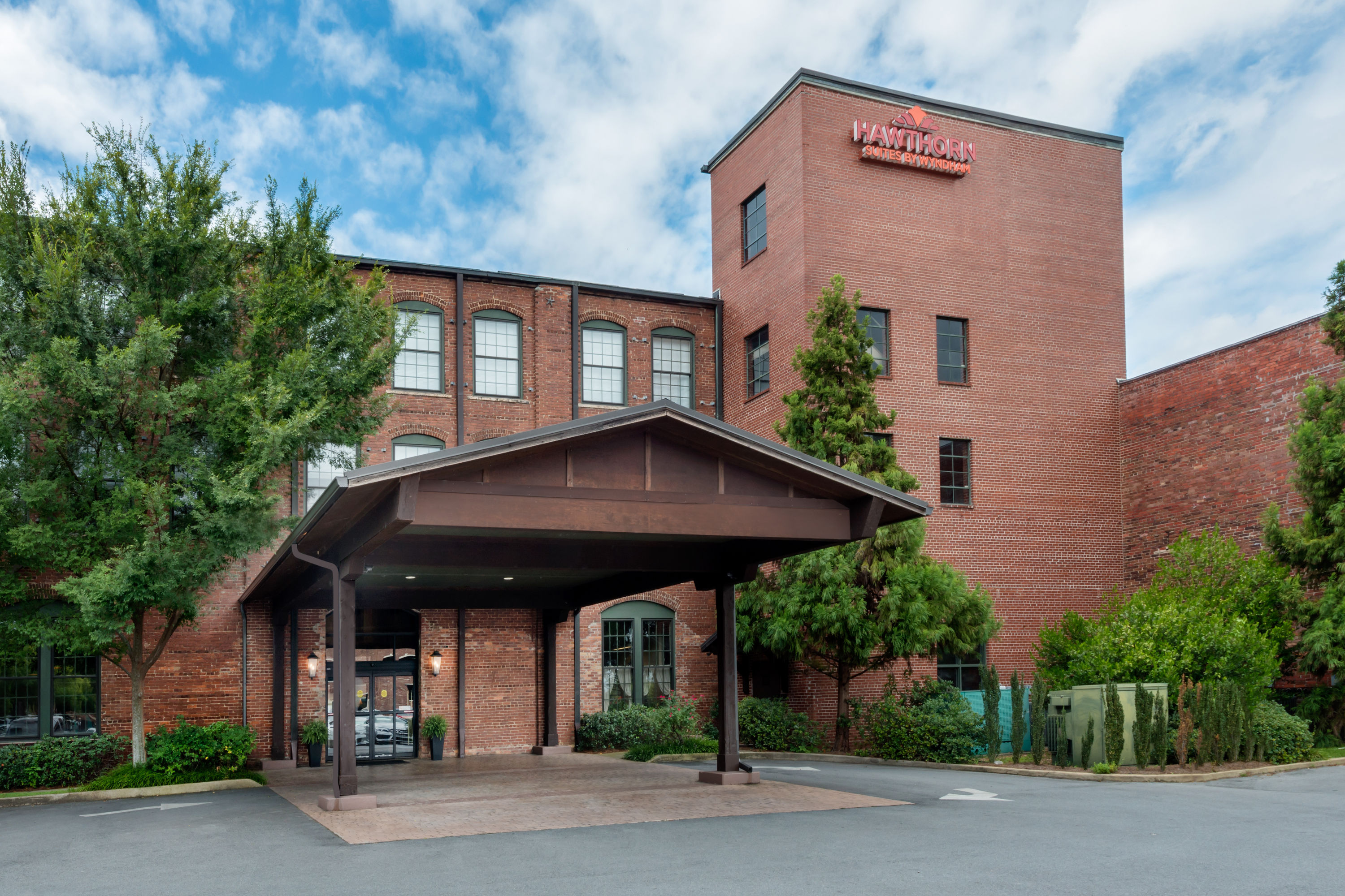Exterior Day Image of Hawthorn Extended Stay by Wyndham Rome hotel in Rome, Georgia