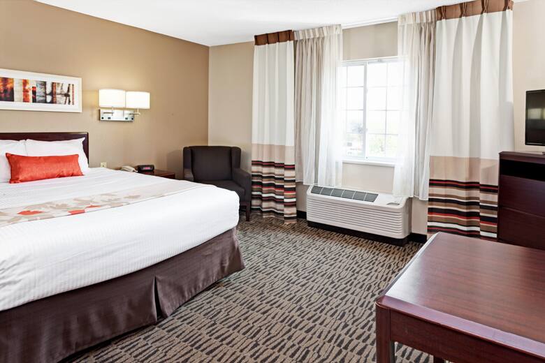 Guest room at the Hawthorn Suites by Wyndham Chicago Hoffman Estates in Hoffman Estates, Illinois