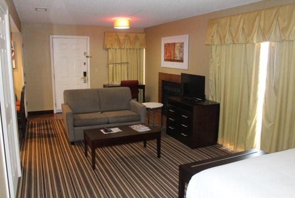 Hawthorn Extended Stay by Wyndham Wichita suite in Wichita, Kansas