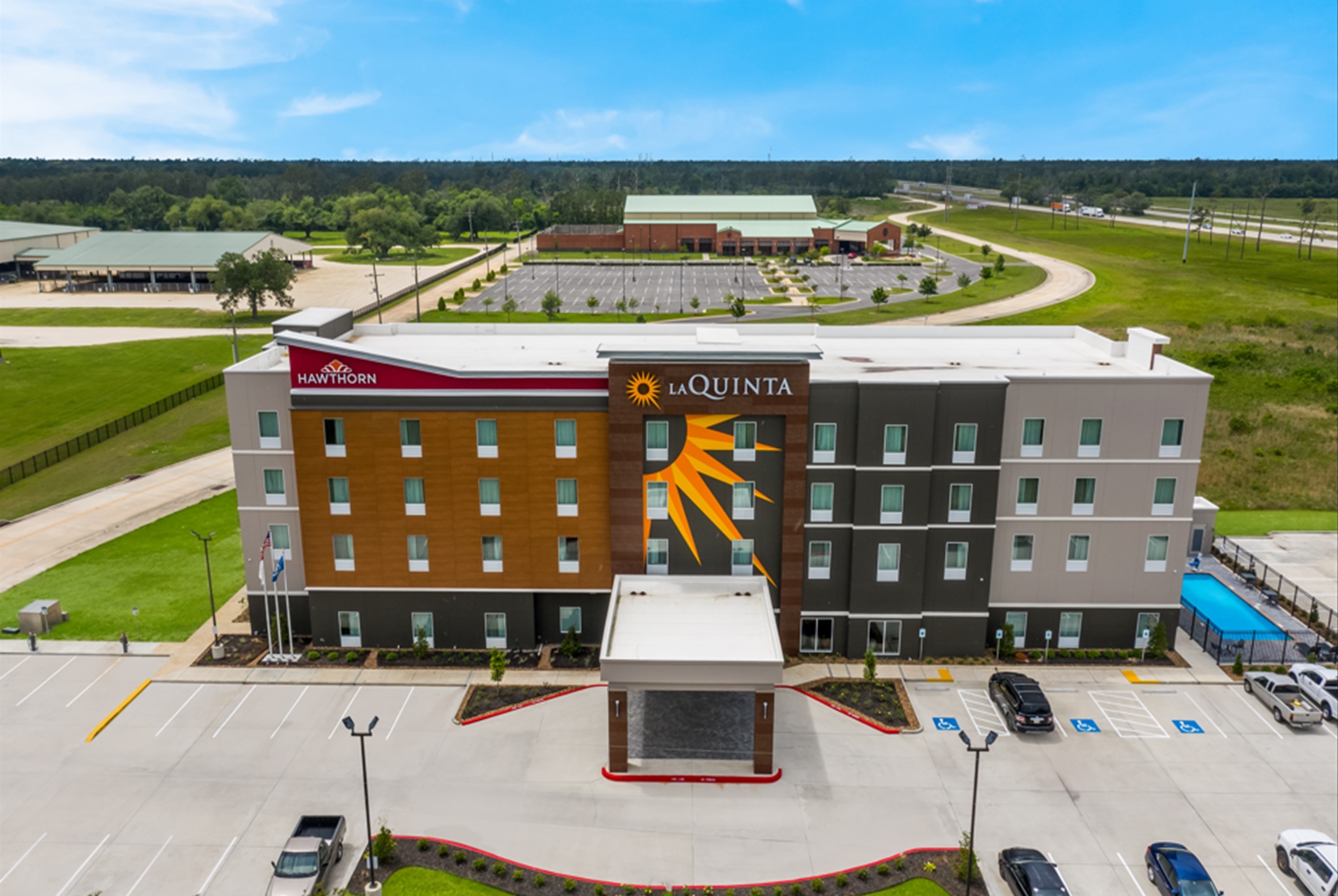 Exterior of Hawthorn Extended Stay by Wyndham Sulphur (Lake Charles) hotel in Sulphur, Louisiana