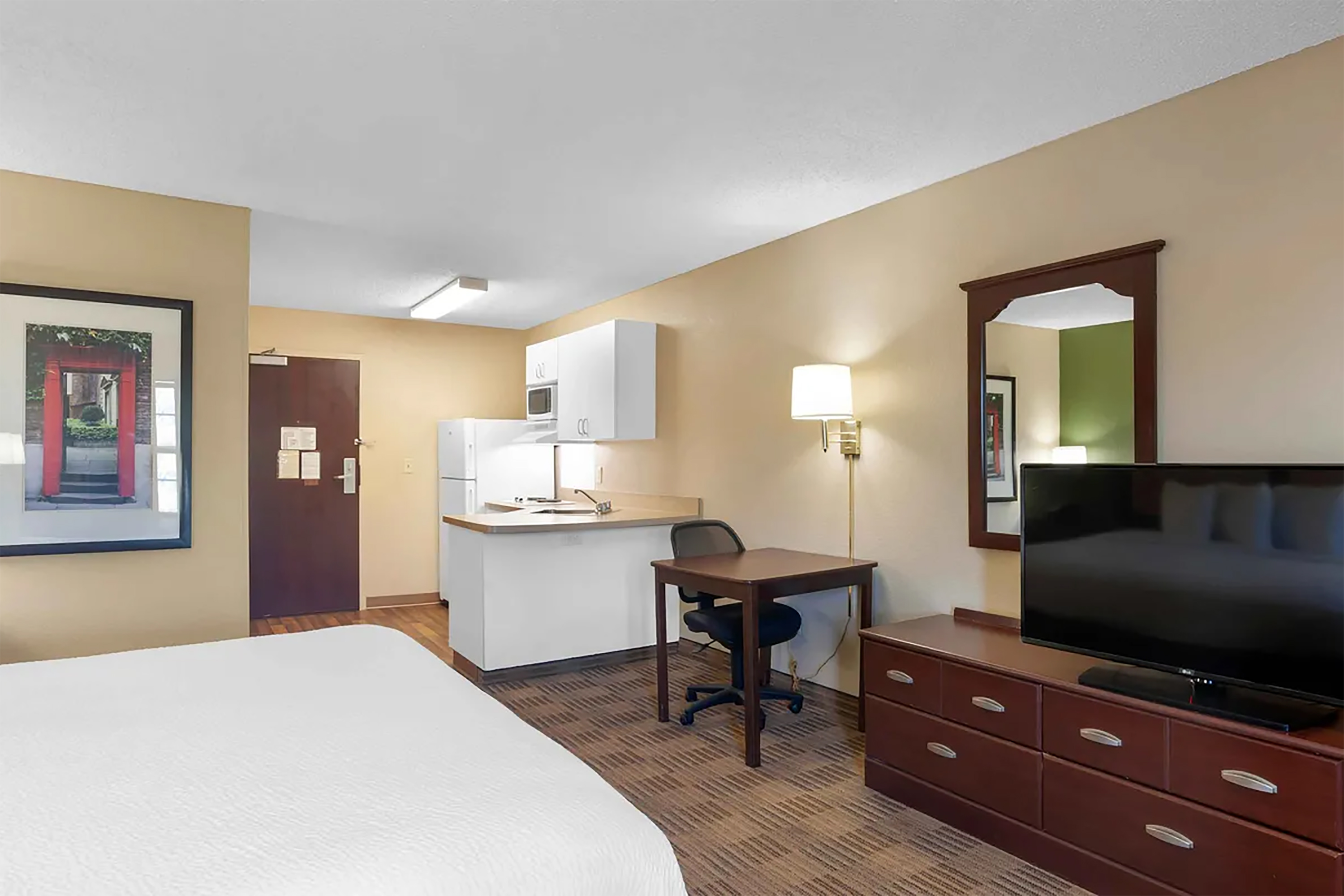 Guest room at the Hawthorn Extended Stay by Wyndham Auburn Hills Detroit in Auburn Hills, Michigan
