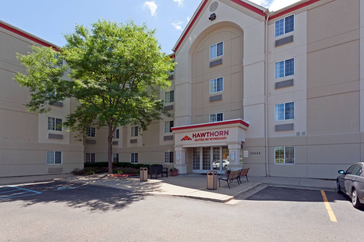 Hawthorn Suites By Wyndham Detroit Farmington Hills Exterior Of Hawthorn Suites By Wyndham Detroit Farmington Hills Hotel In Michigan