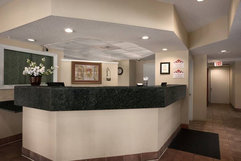 Hawthorn Suites by Wyndham Grand Rapids, MI hotel lobby in Grand Rapids, Michigan