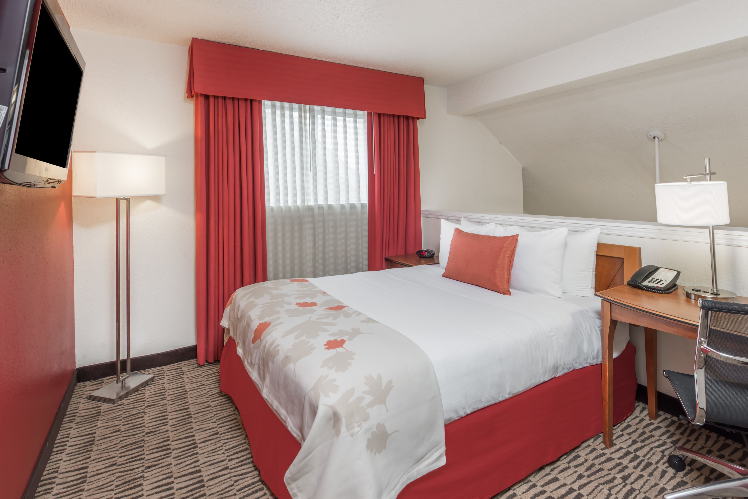 Hawthorn Suites By Wyndham St Louis Westport Plaza