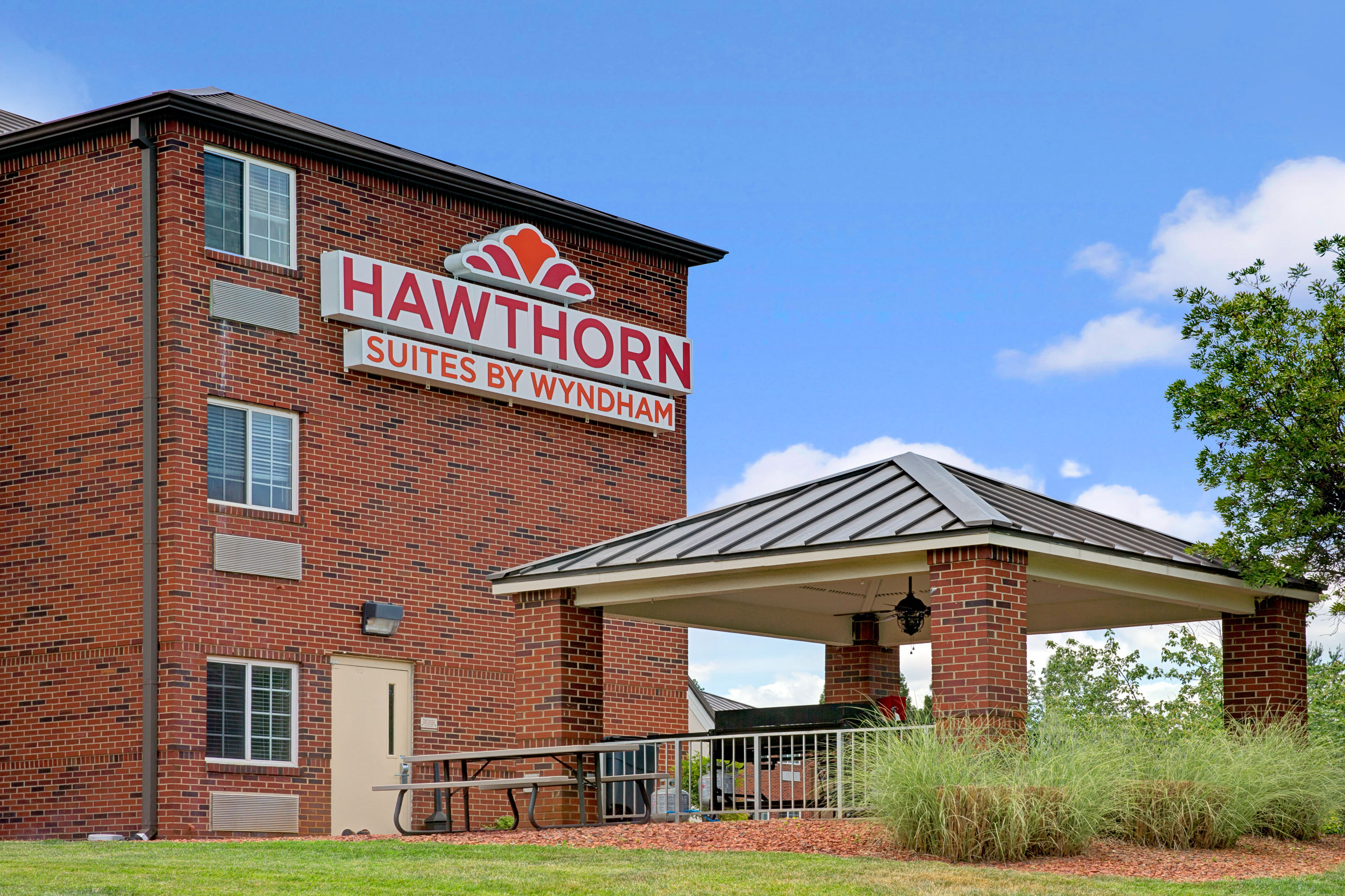 Hawthorn Suites By Wyndham Greensboro Greensboro Nc Hotels