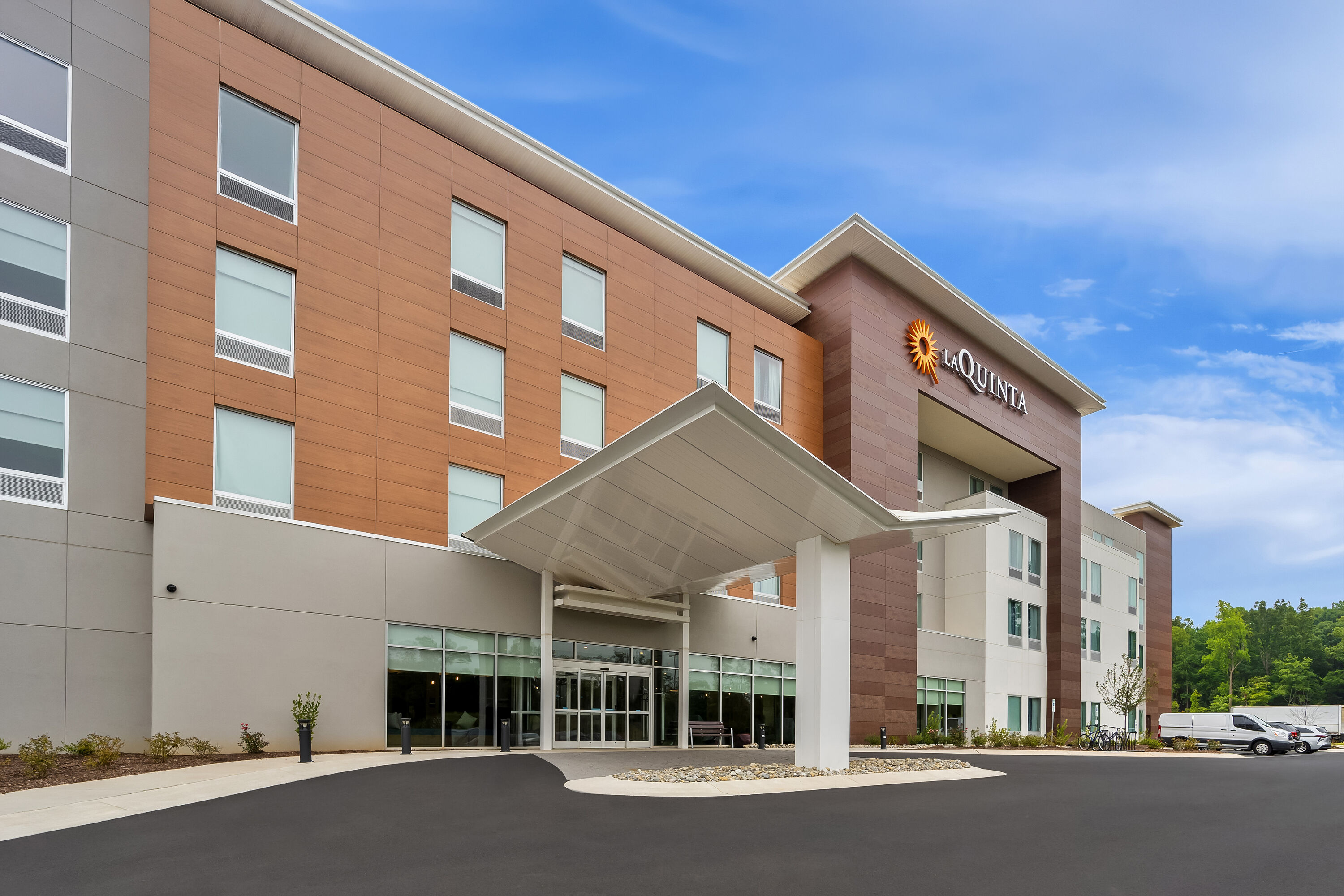 Exterior Day Image of Hawthorn Extended Stay by Wyndham Mebane hotel in Mebane, North Carolina