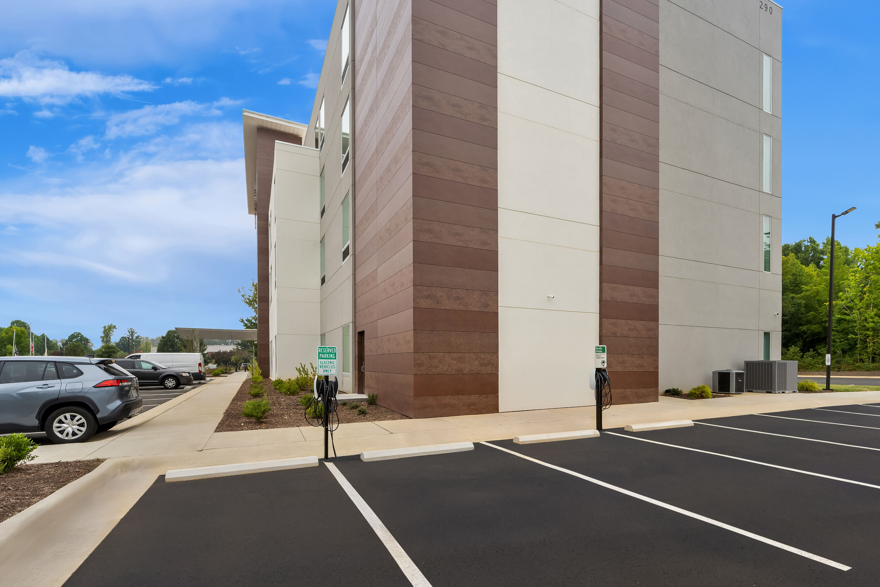Exterior Day Image of Hawthorn Extended Stay by Wyndham Mebane hotel in Mebane, North Carolina