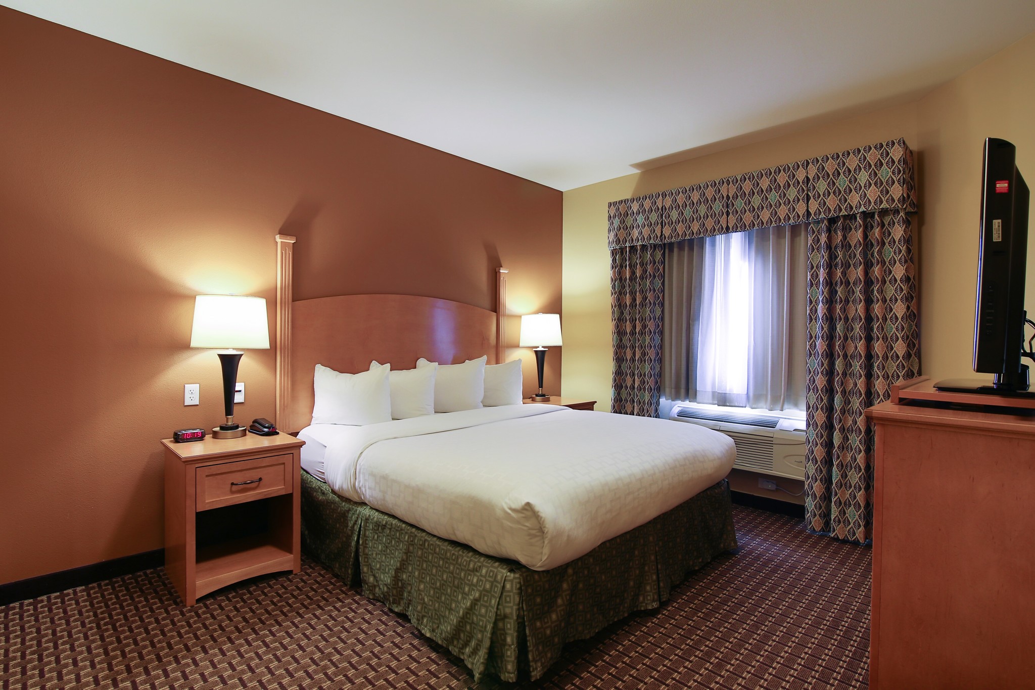 Hawthorn Extended Stay by Wyndham Minot suite in Minot, North Dakota