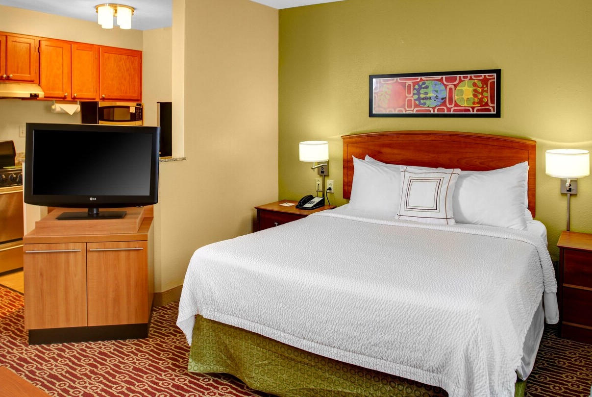 Guest room at the Hawthorn Extended Stay by Wyndham Cincinnati NE/Mason in Cincinnati, Ohio