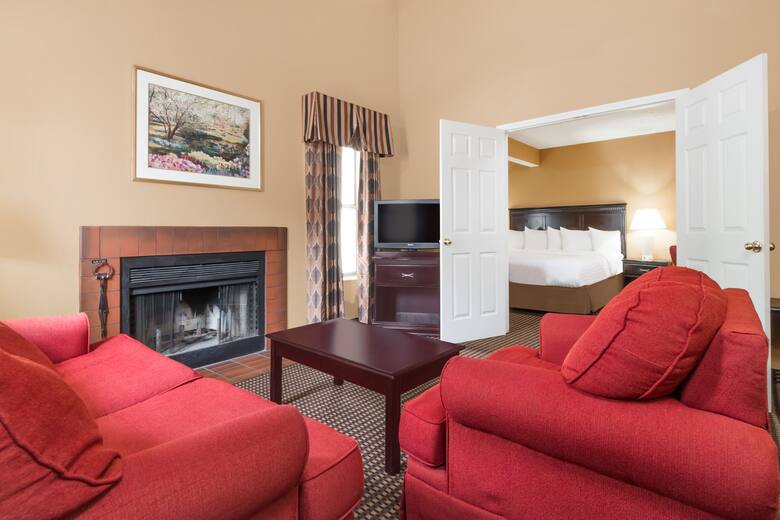 Guest room at the Hawthorn Suites by Wyndham Columbus North in Columbus, Ohio
