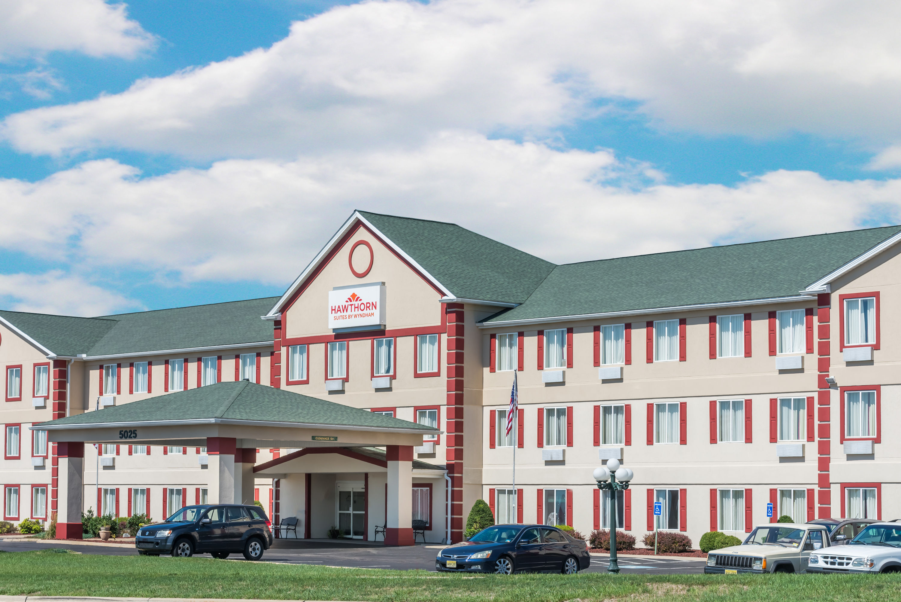 Exterior of Hawthorn Extended Stay by Wyndham Seville hotel in Seville, Ohio