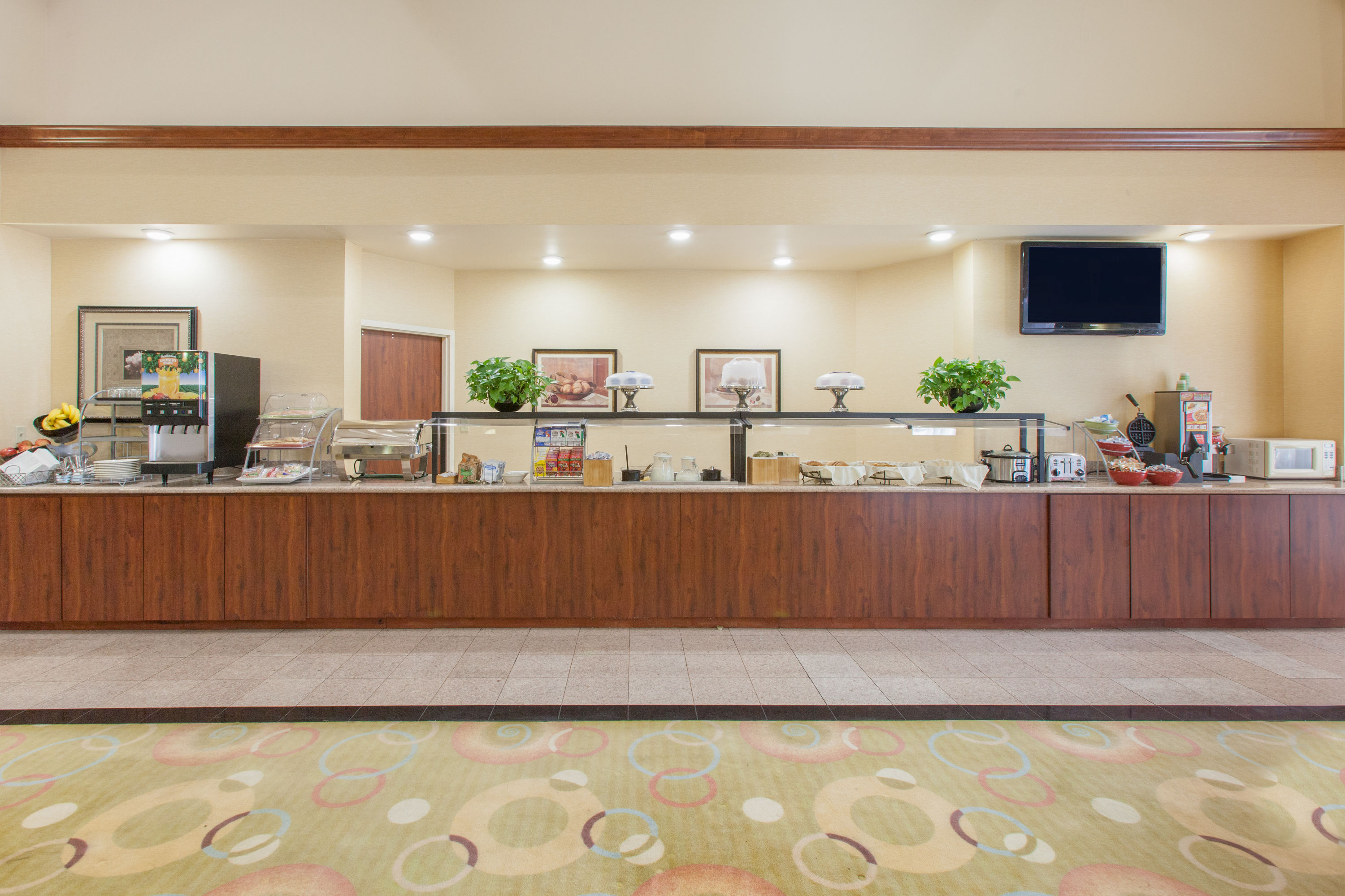 Free breakfast at Hawthorn Suites by Wyndham Midwest City Tinker AFB in Midwest City, Oklahoma