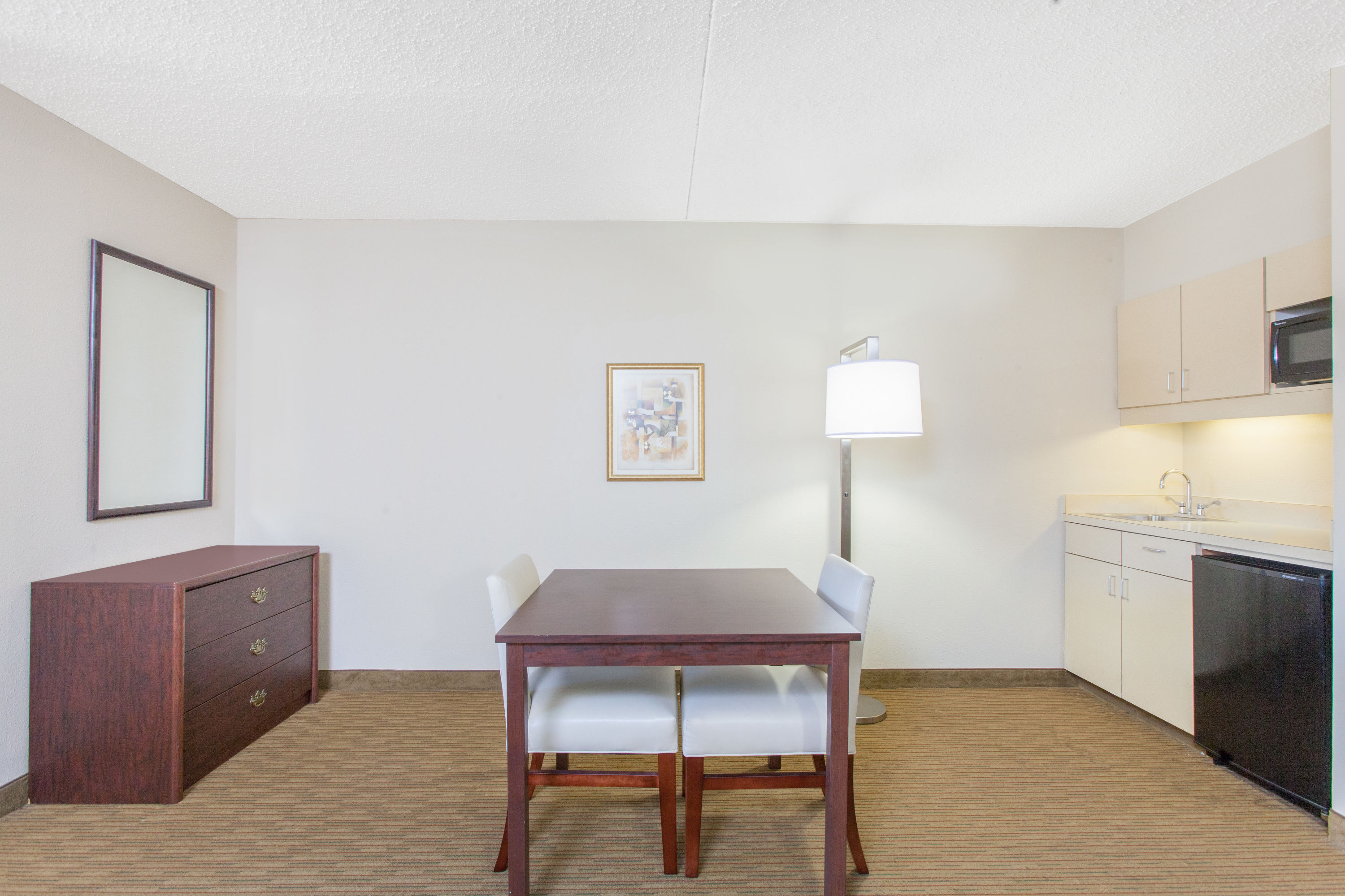 Guest room feature at the Hawthorn Suites by Wyndham Midwest City Tinker AFB in Midwest City, Oklahoma