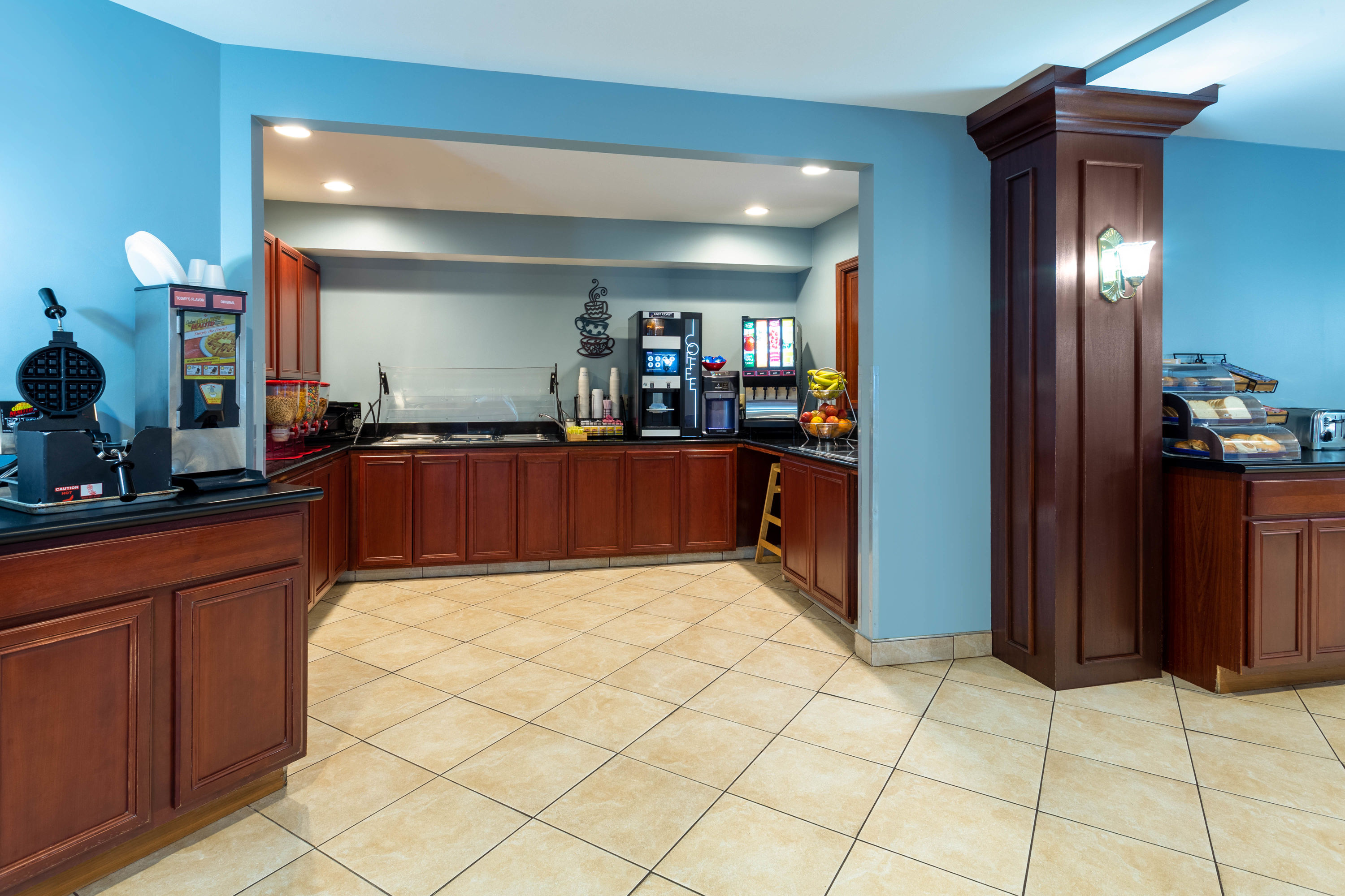 Free breakfast at Hawthorn Suites by Wyndham Allentown-Fogelsville in Fogelsville, Pennsylvania