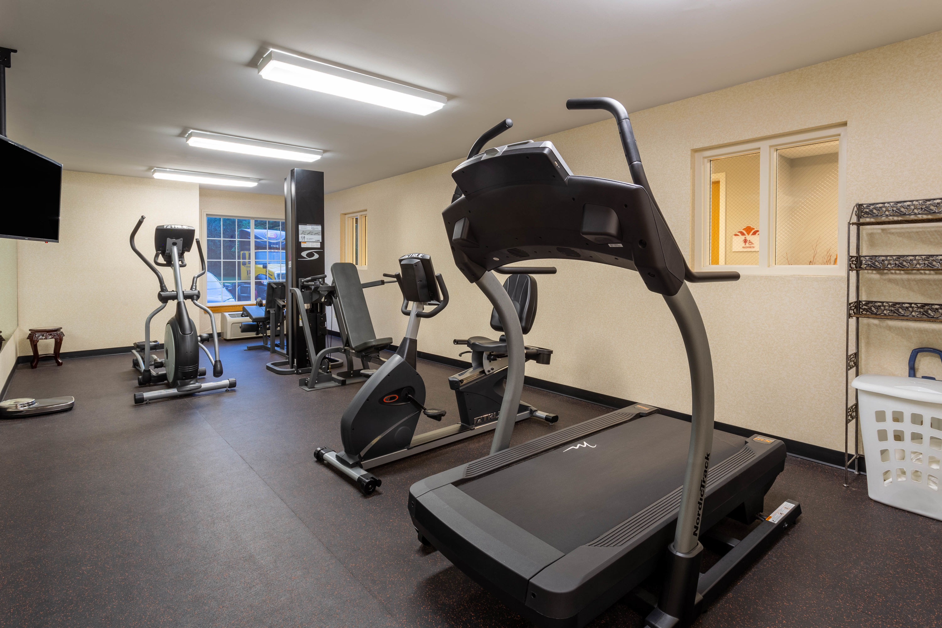 Fitness room at Hawthorn Suites by Wyndham Allentown-Fogelsville in Fogelsville, Pennsylvania