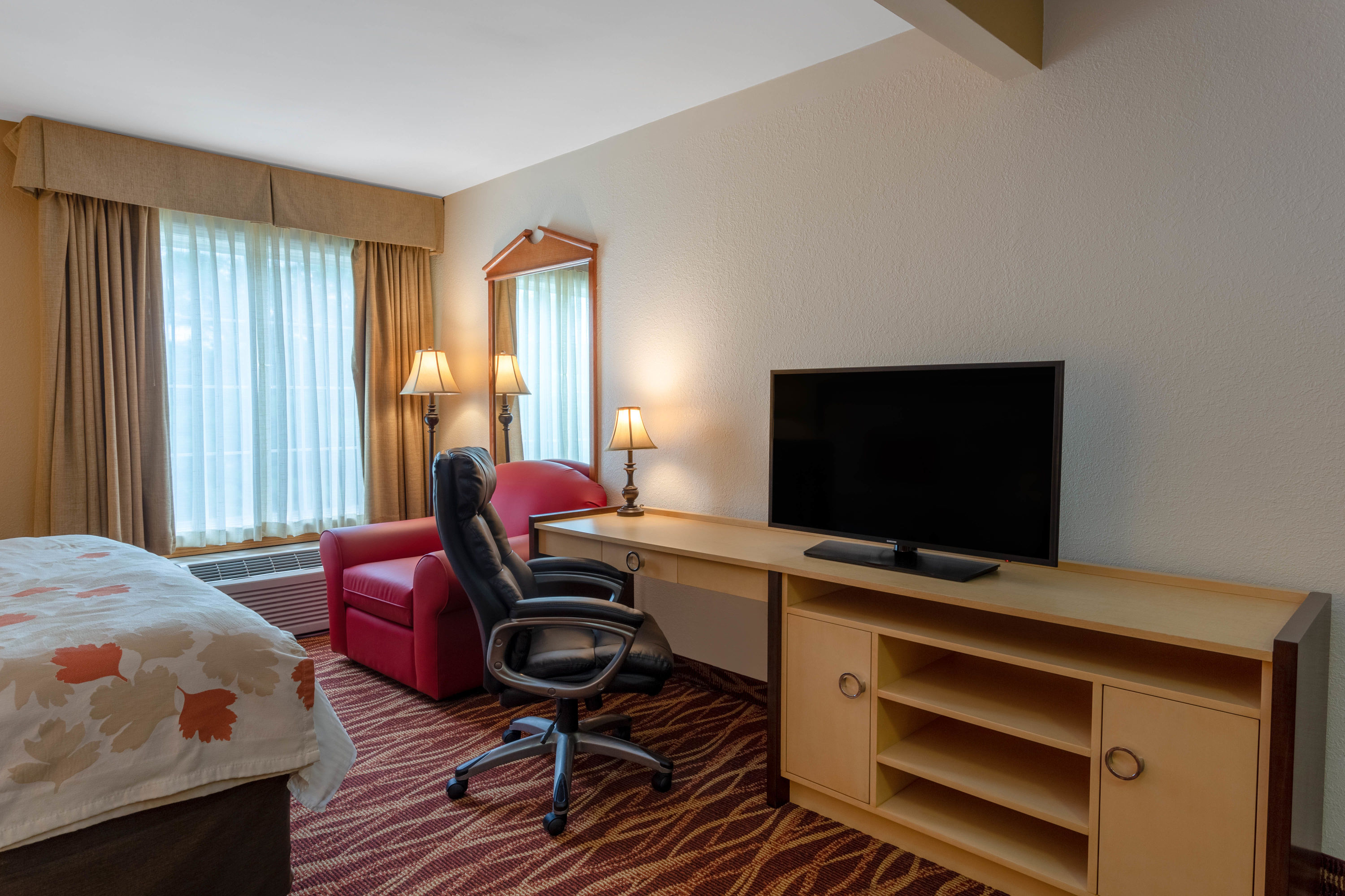 Guest room feature at the Hawthorn Suites by Wyndham Allentown-Fogelsville in Fogelsville, Pennsylvania