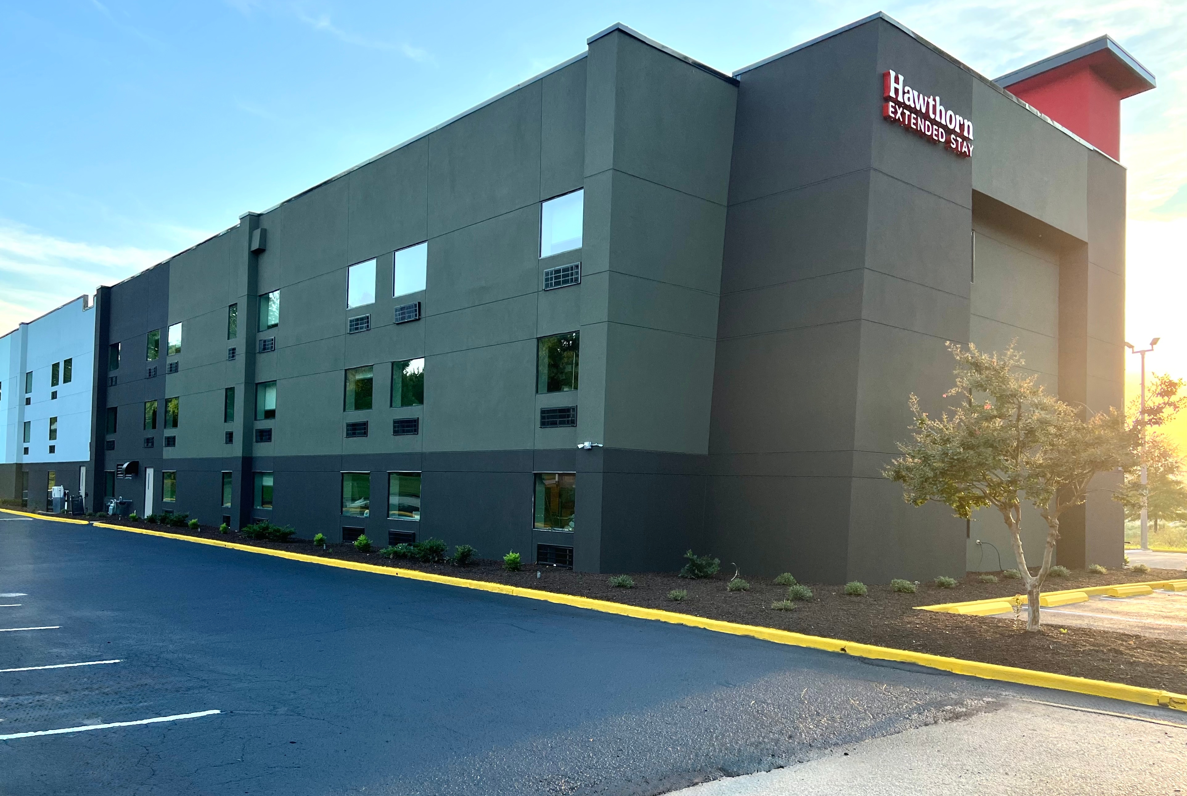 Exterior of Hawthorn Extended Stay by Wyndham Jackson hotel in Jackson, Tennessee