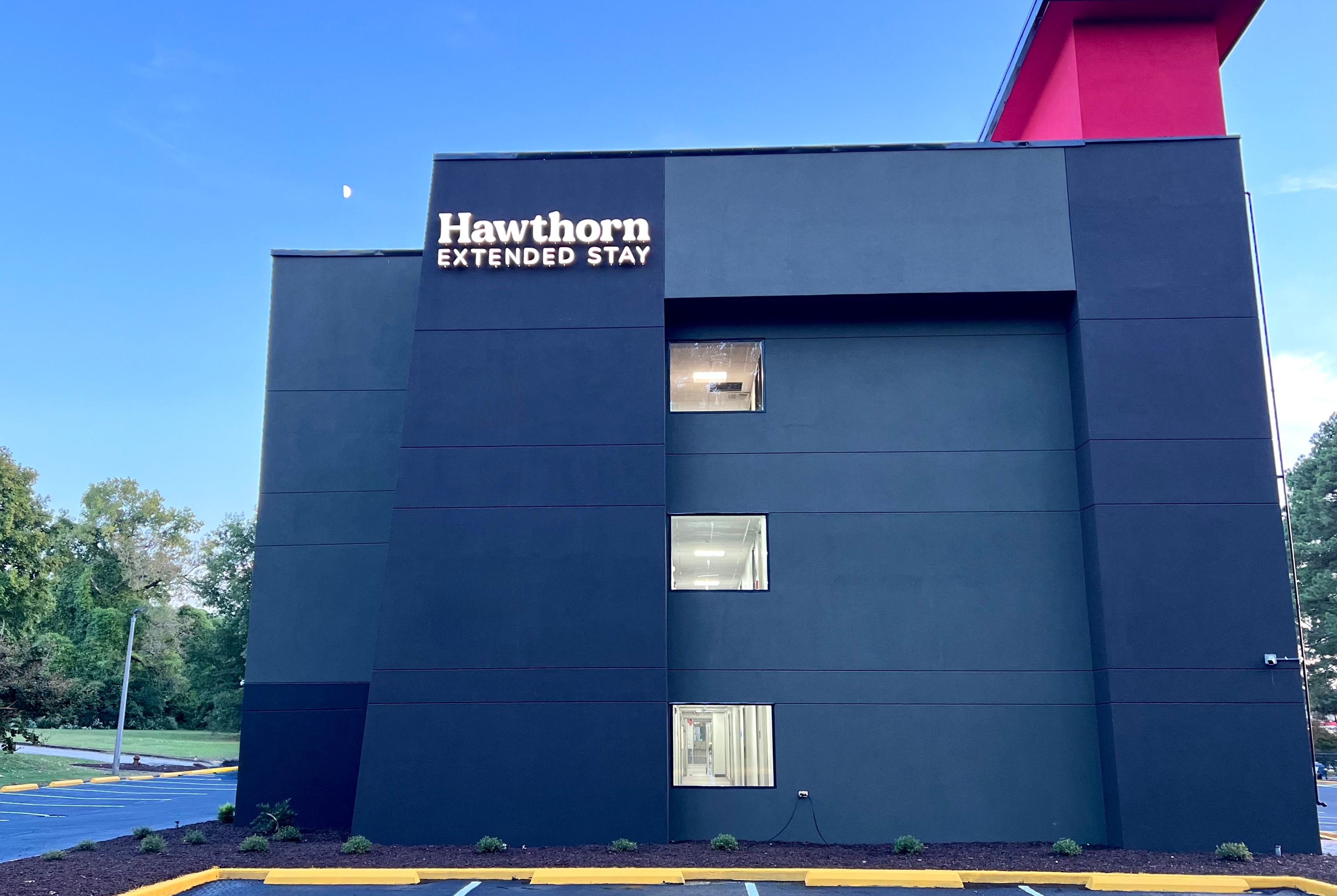 Exterior of Hawthorn Extended Stay by Wyndham Jackson hotel in Jackson, Tennessee