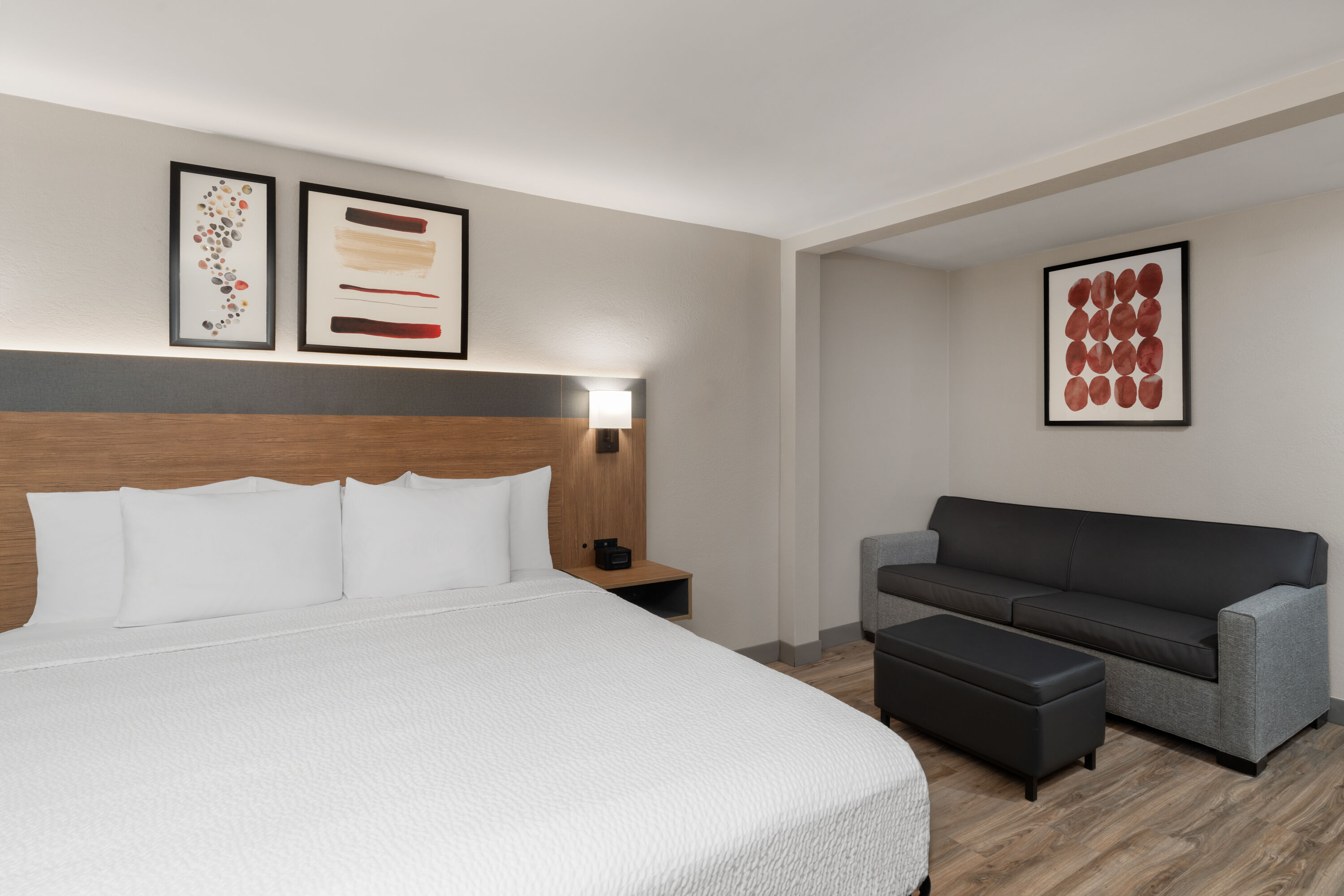 Hawthorn Extended Stay by Wyndham Jackson suite in Jackson, Tennessee