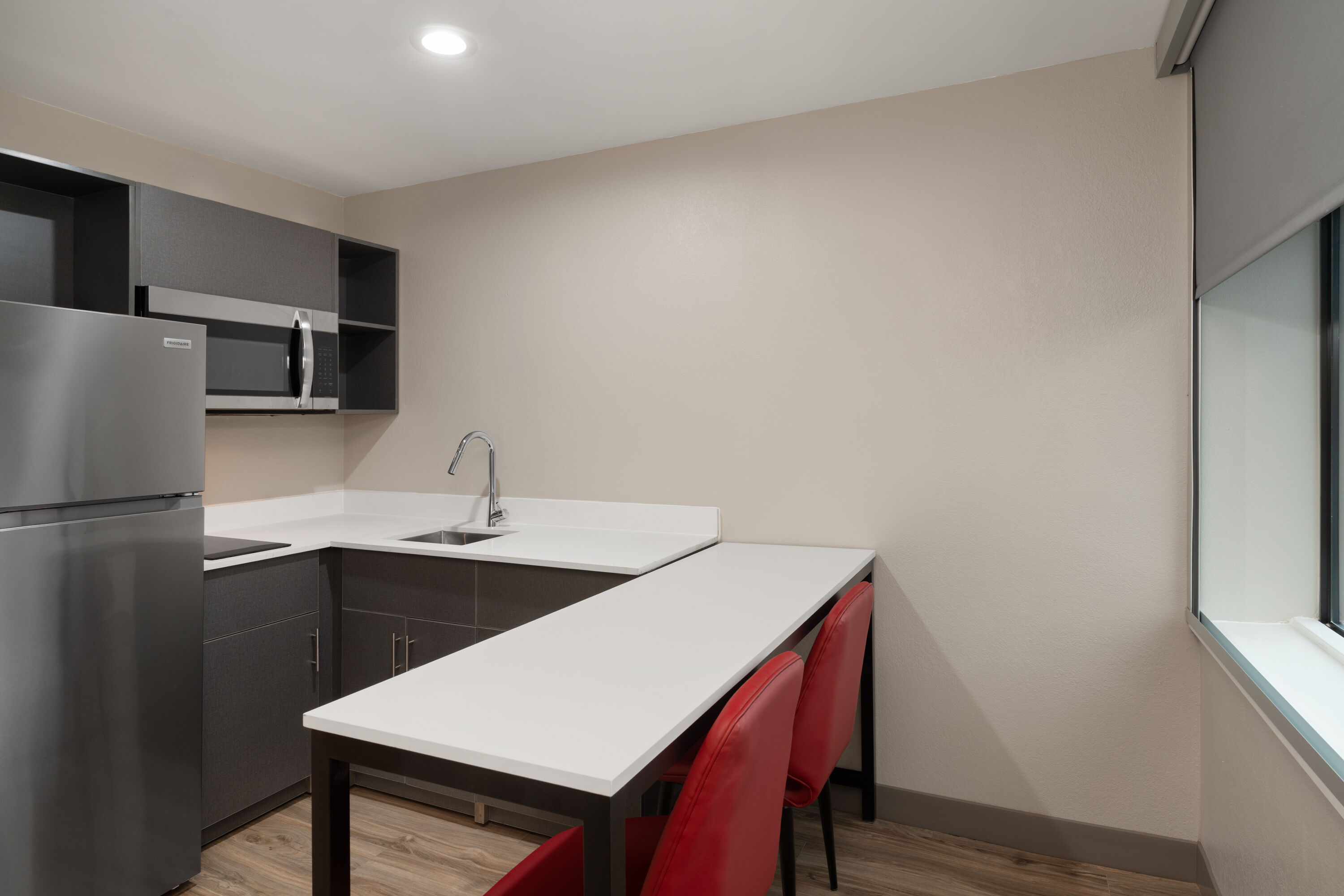 Hawthorn Extended Stay by Wyndham Jackson suite in Jackson, Tennessee