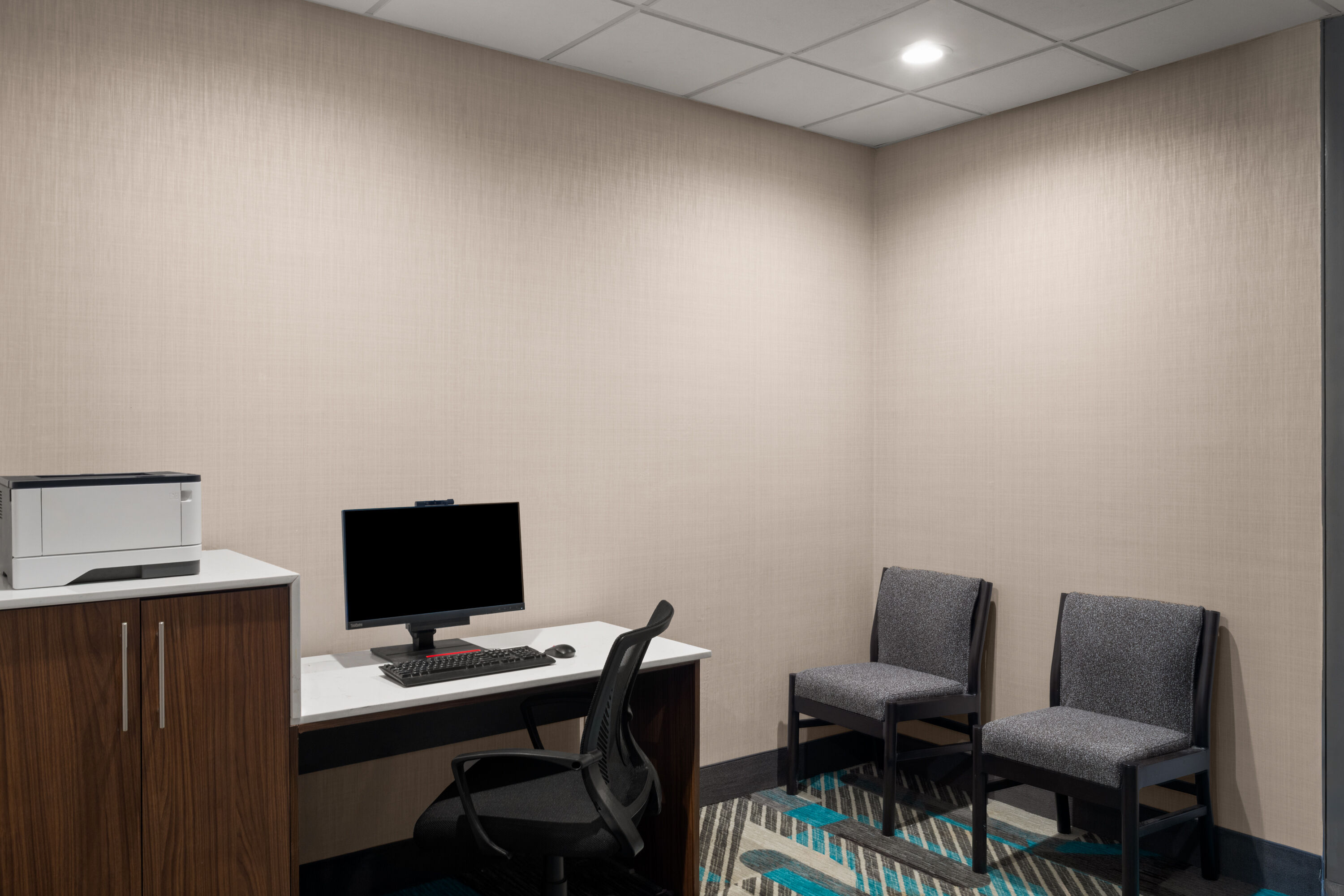 Hawthorn Extended Stay by Wyndham Nashville Airport/Opryland business center in Nashville, Tennessee