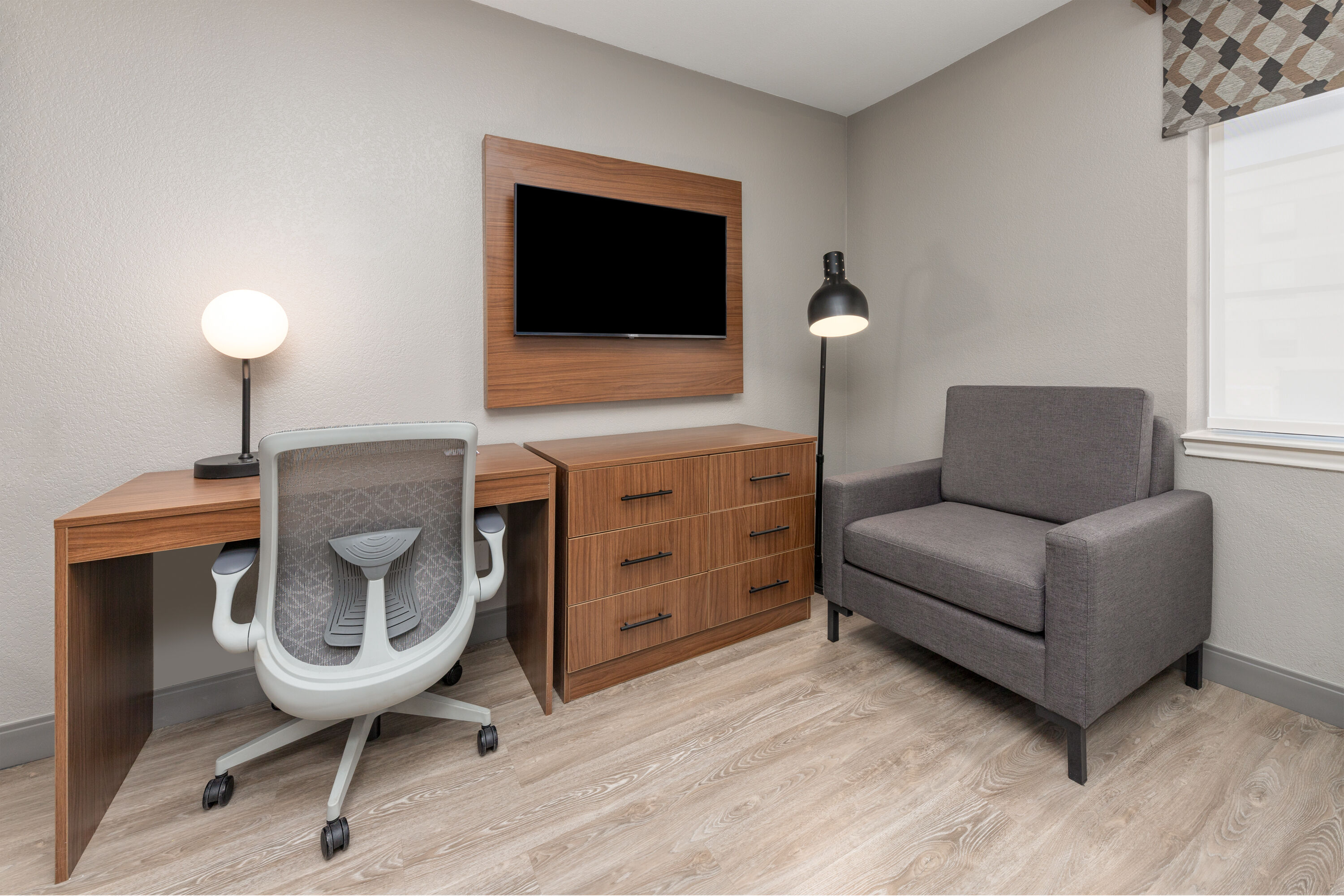 Hawthorn Extended Stay by Wyndham Bedford / Dallas suite in Bedford, Texas