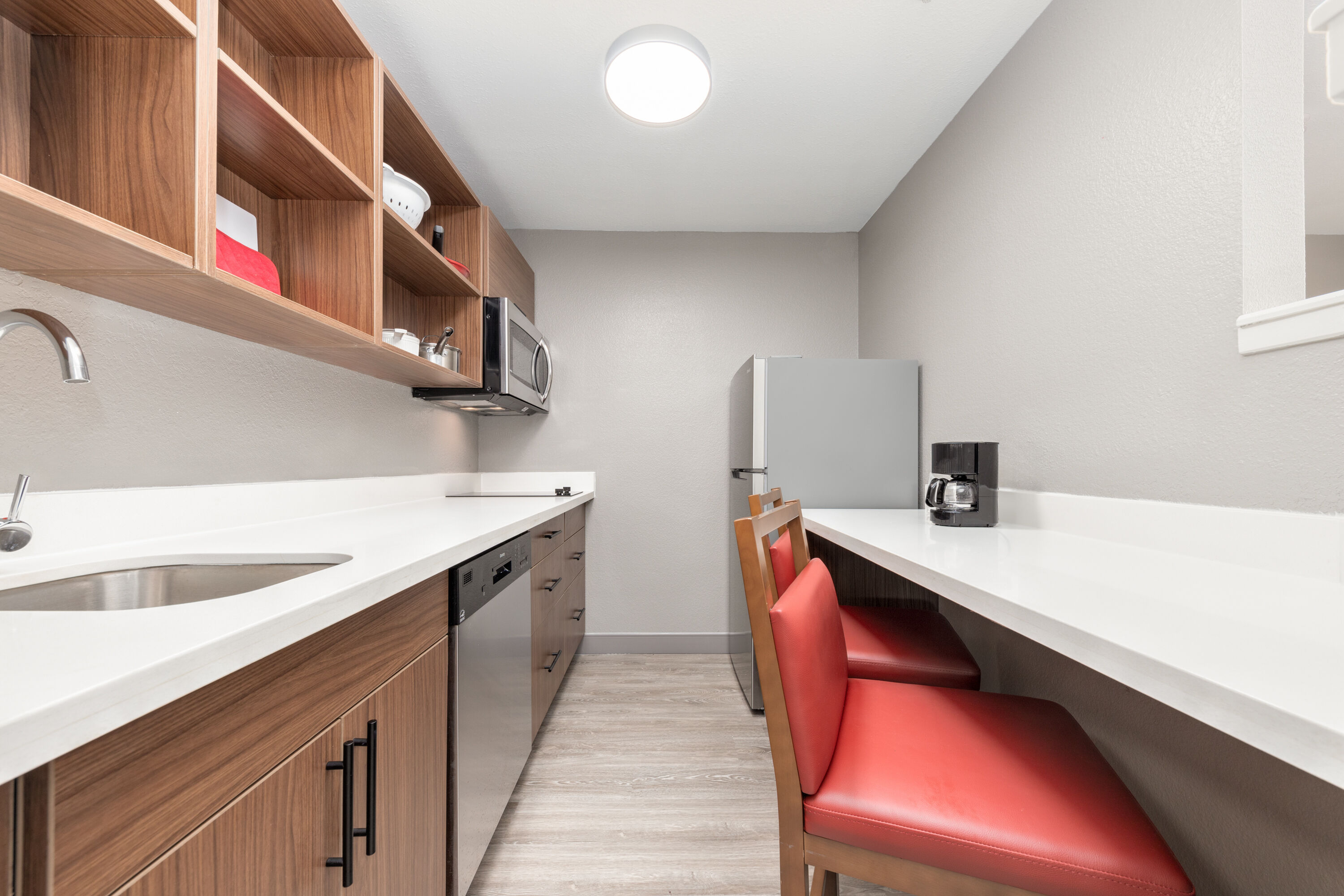 Hawthorn Extended Stay by Wyndham Bedford / Dallas suite in Bedford, Texas