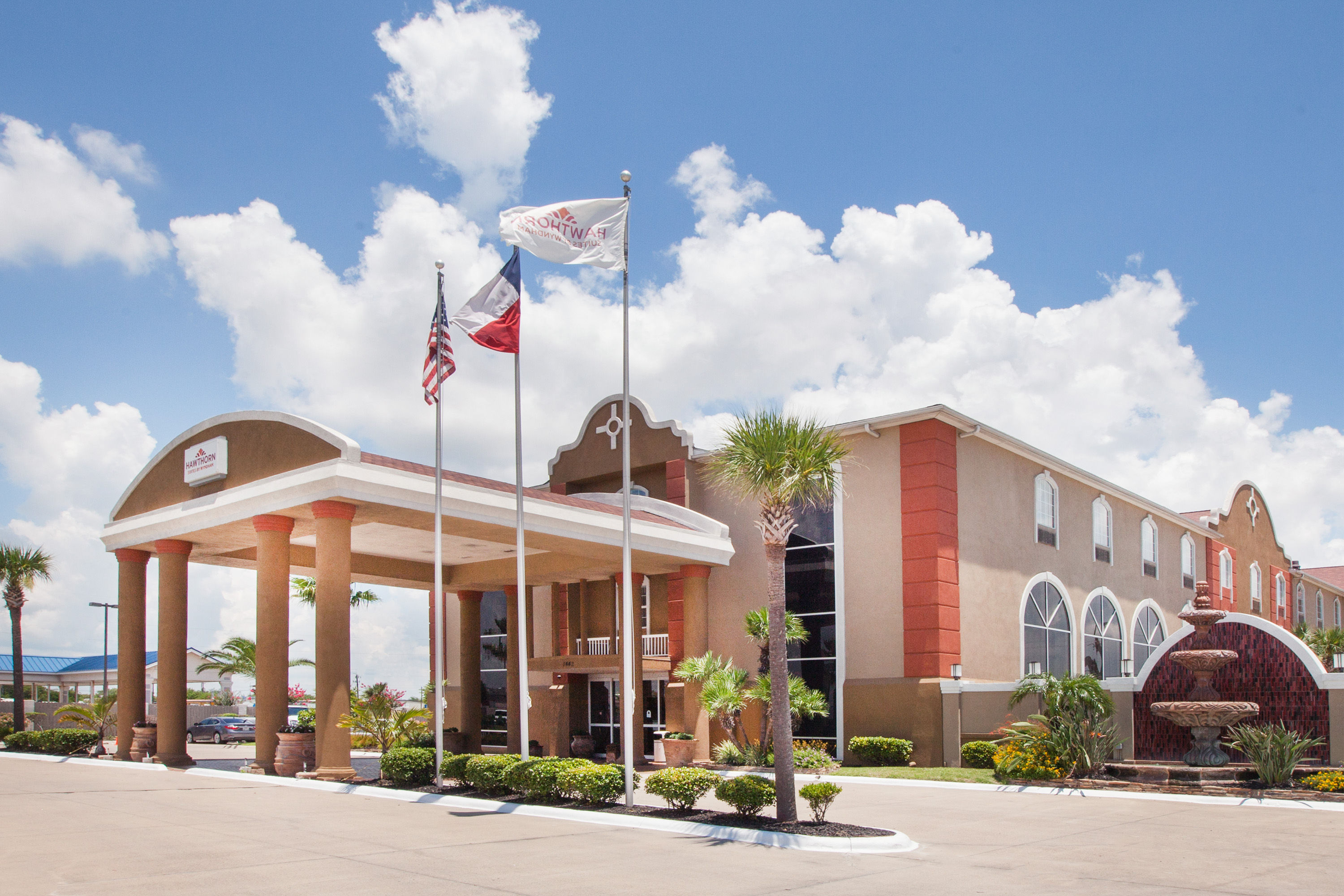 Exterior Day Image of Hawthorn Extended Stay by Wyndham Corpus Christi hotel in Corpus Christi, Texas