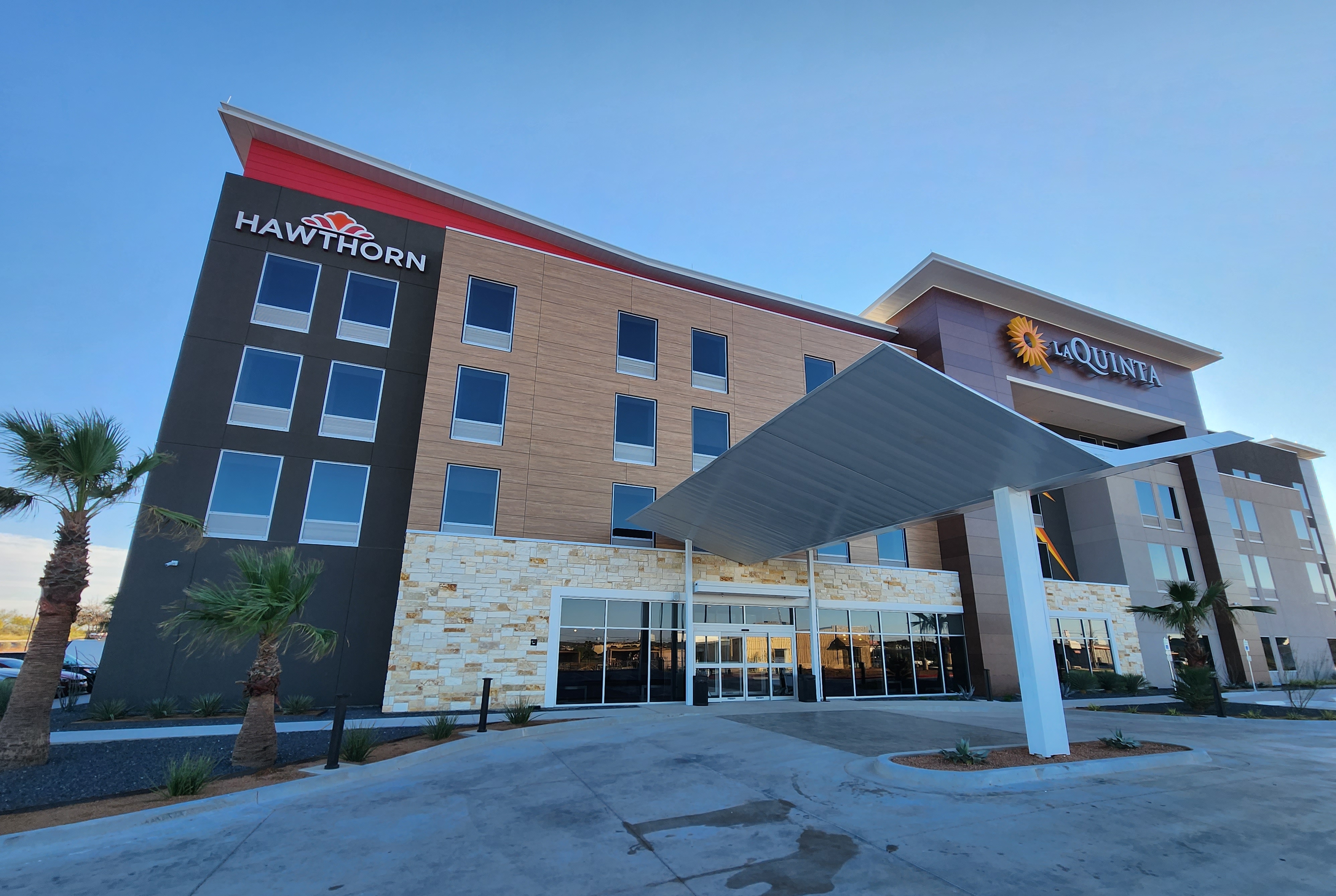 Exterior of Hawthorn Extended Stay by Wyndham Del Rio hotel in Del Rio, Texas