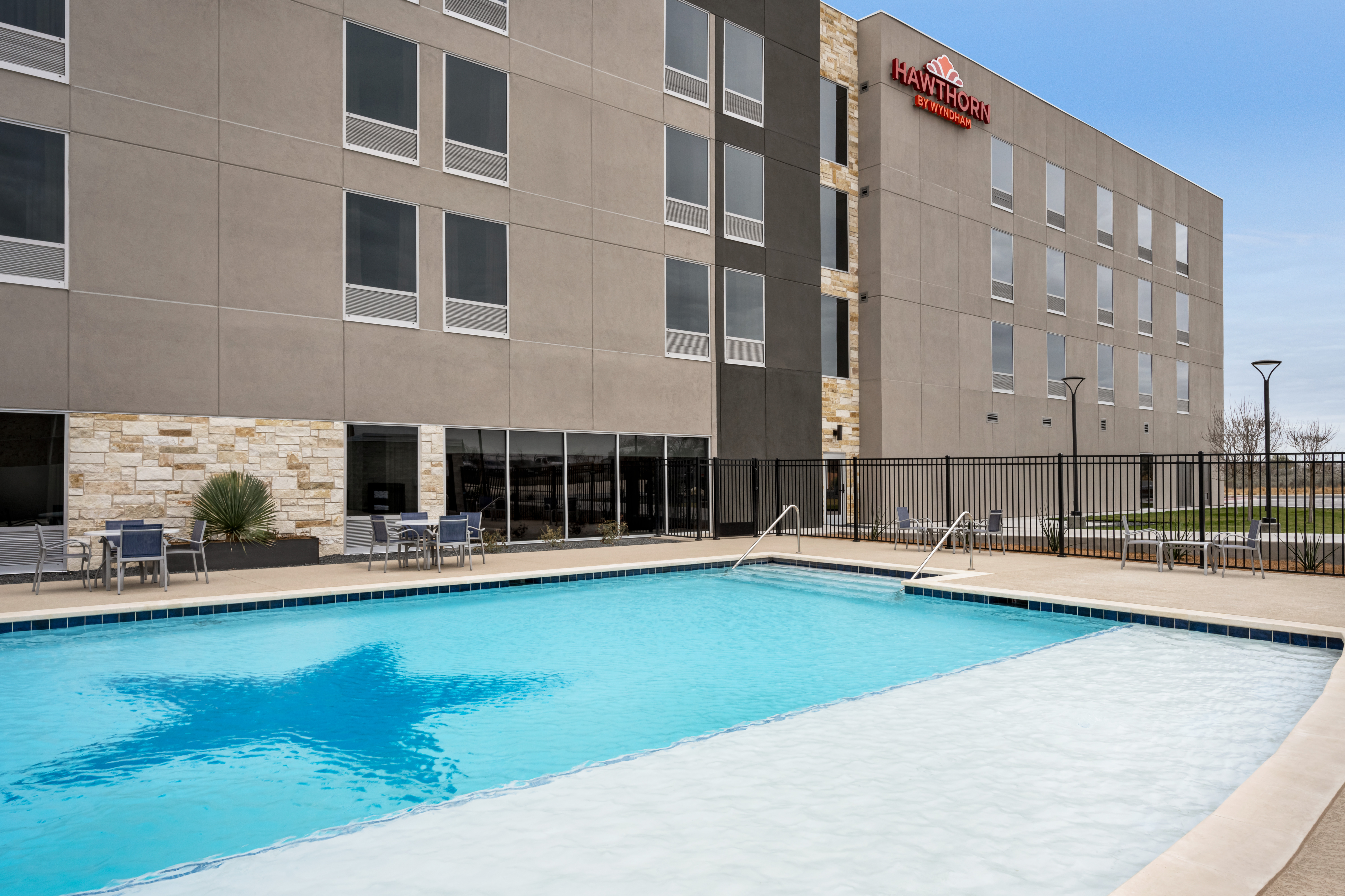 Hawthorn Extended Stay by Wyndham Del Rio | Del Rio, TX Hotels