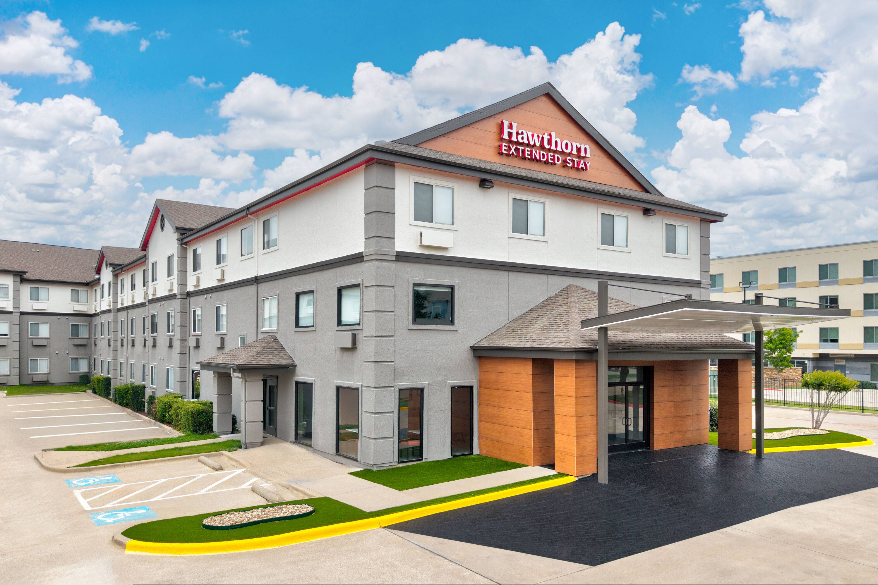 Exterior Day Image of Hawthorn Extended Stay by Wyndham DFW Airport North hotel in Irving, Texas