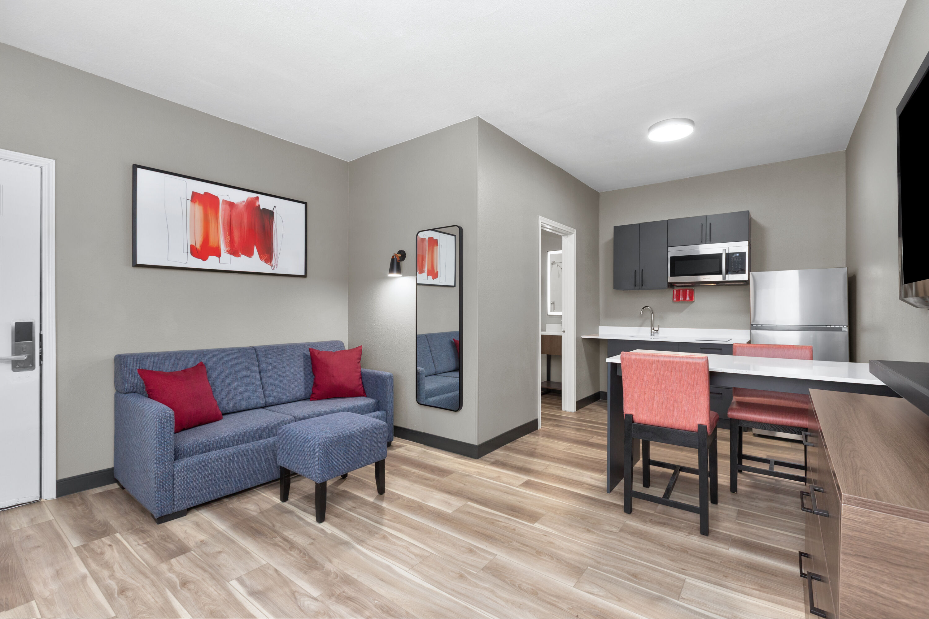 Hawthorn Extended Stay by Wyndham DFW Airport North suite in Irving, Texas