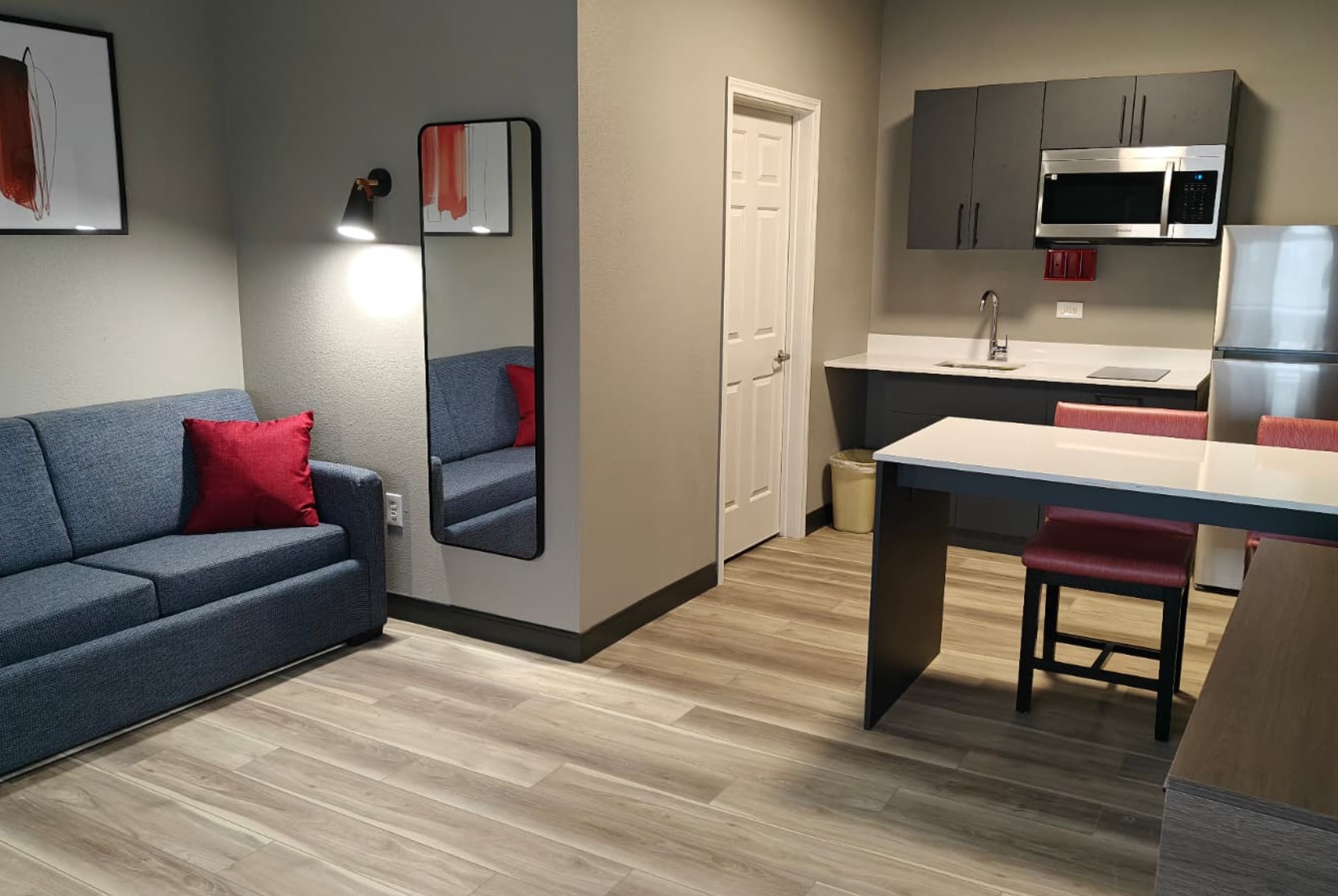 Hawthorn Extended Stay by Wyndham DFW Airport North suite in Irving, Texas