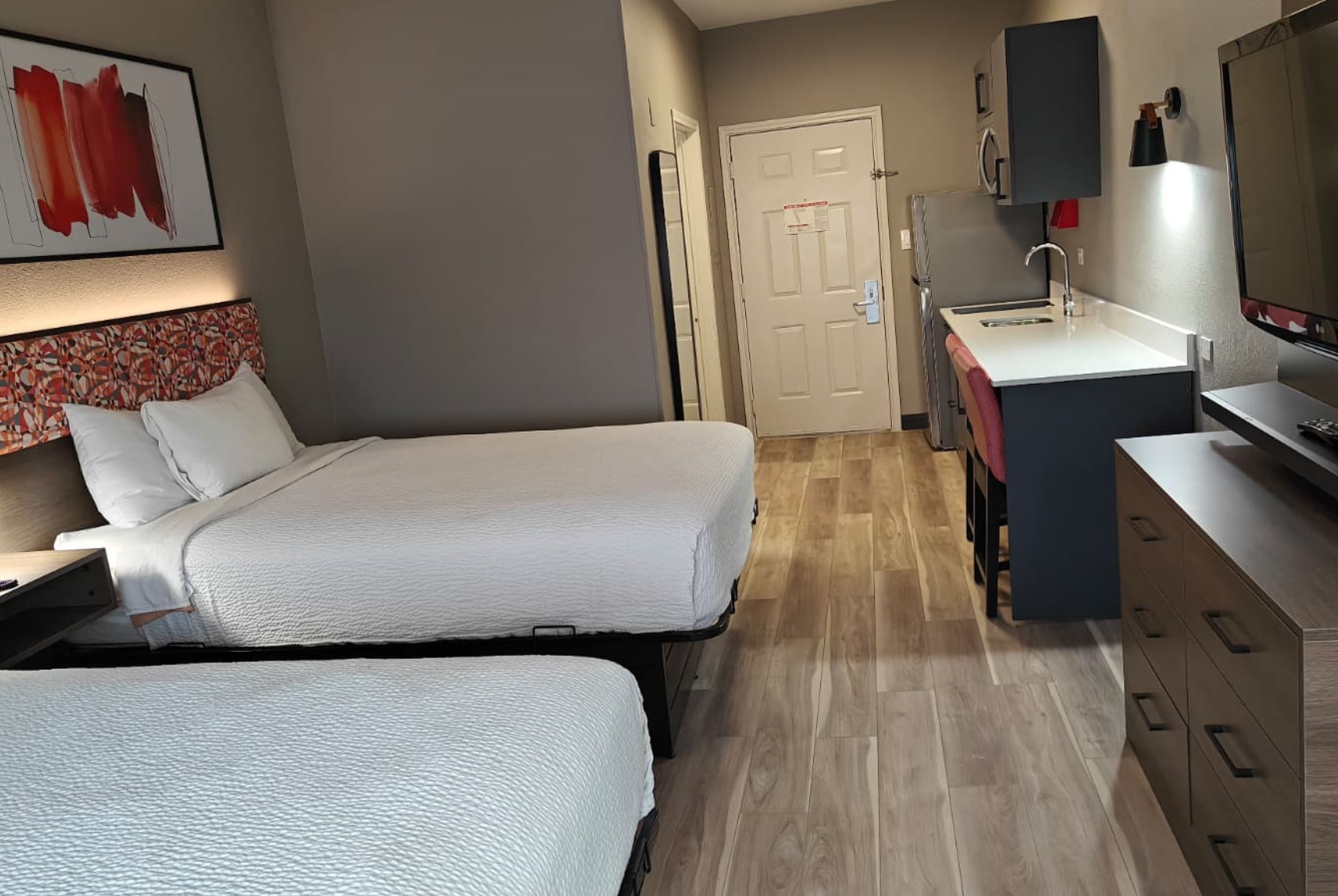 Hawthorn Extended Stay by Wyndham DFW Airport North suite in Irving, Texas