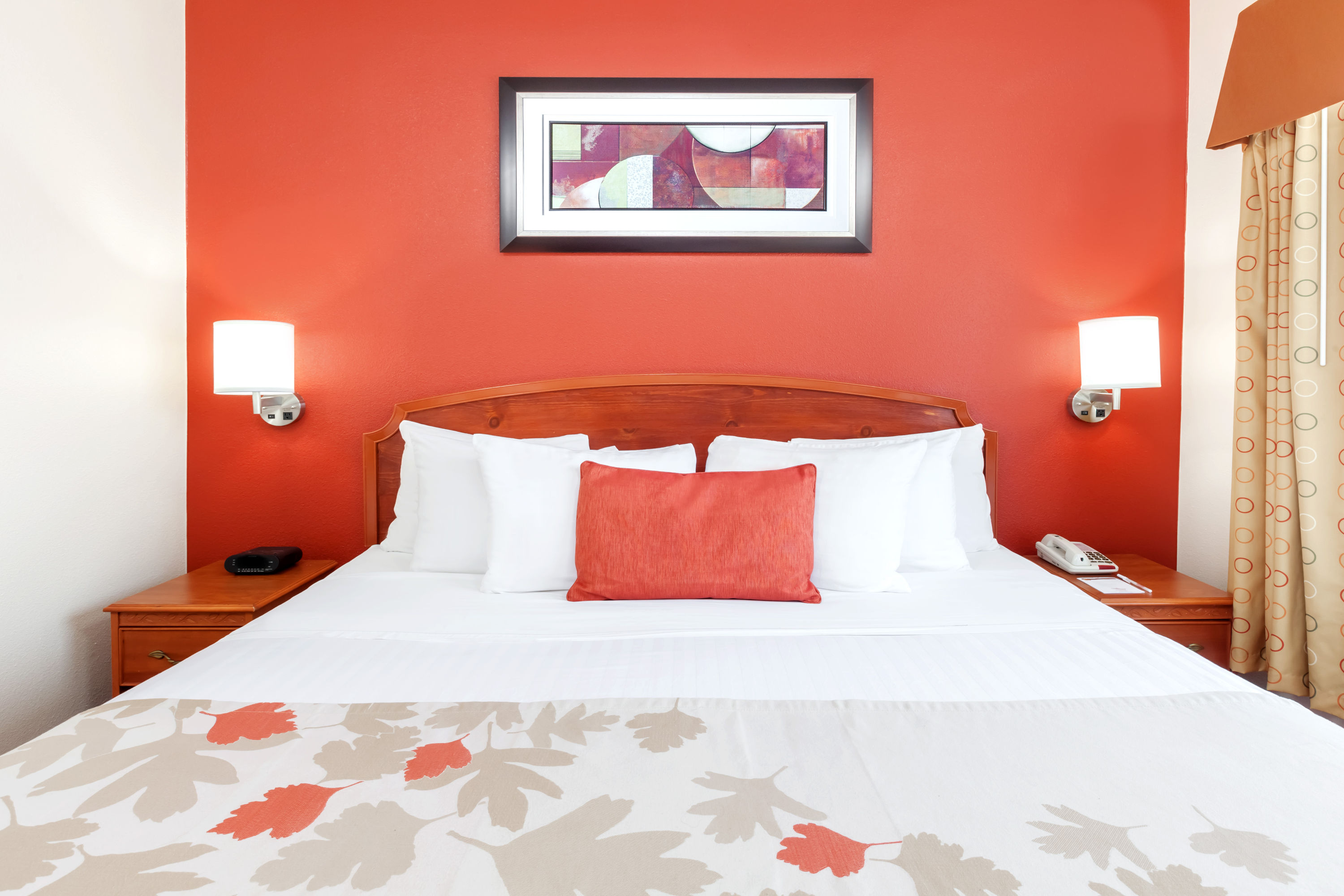 Guest room at the Hawthorn Suites By Wyndham Irving DFW South in Irving, Texas