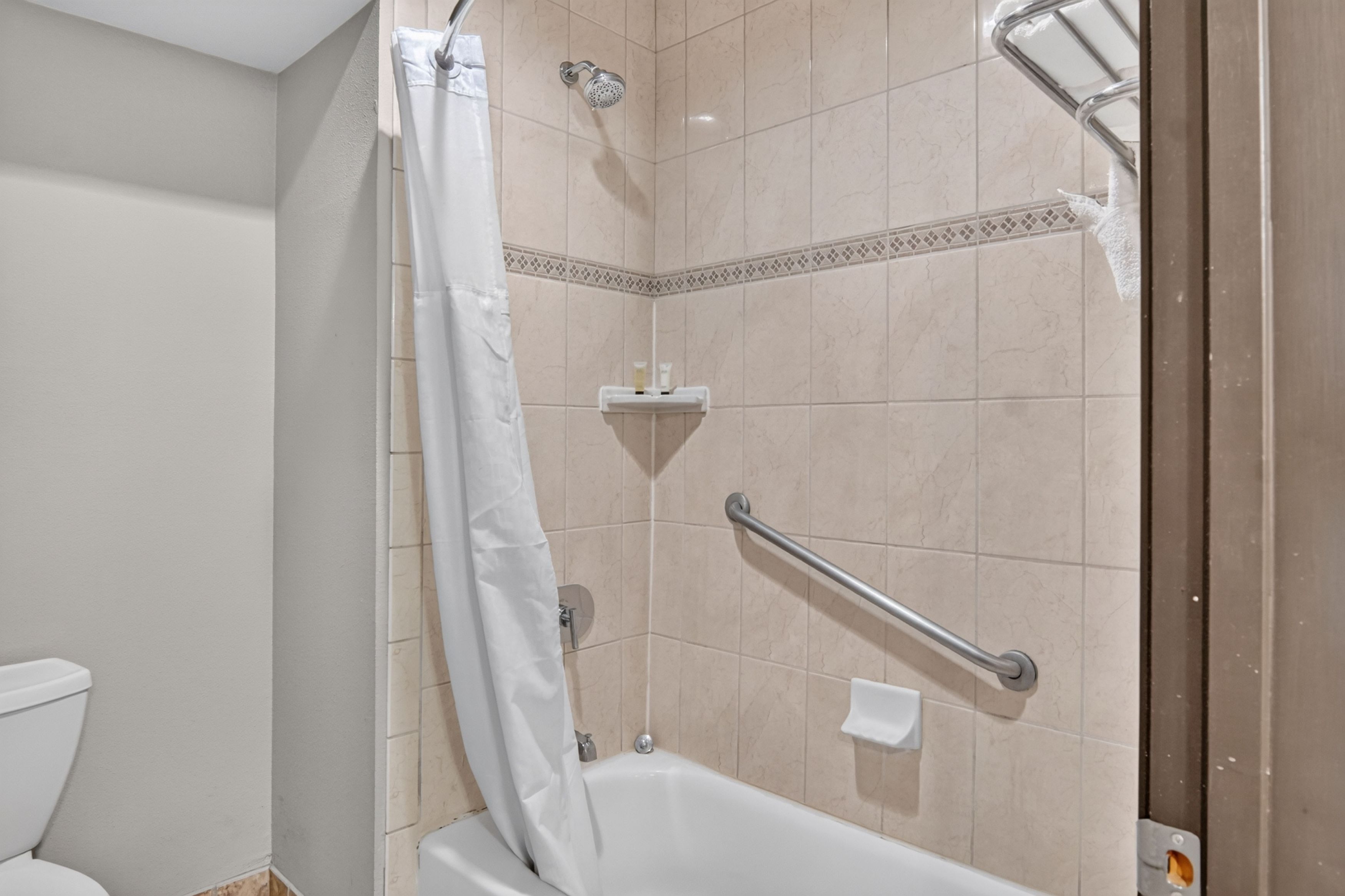 Guest room bath at the Hawthorn Extended Stay by Wyndham Killeen in Killeen, Texas