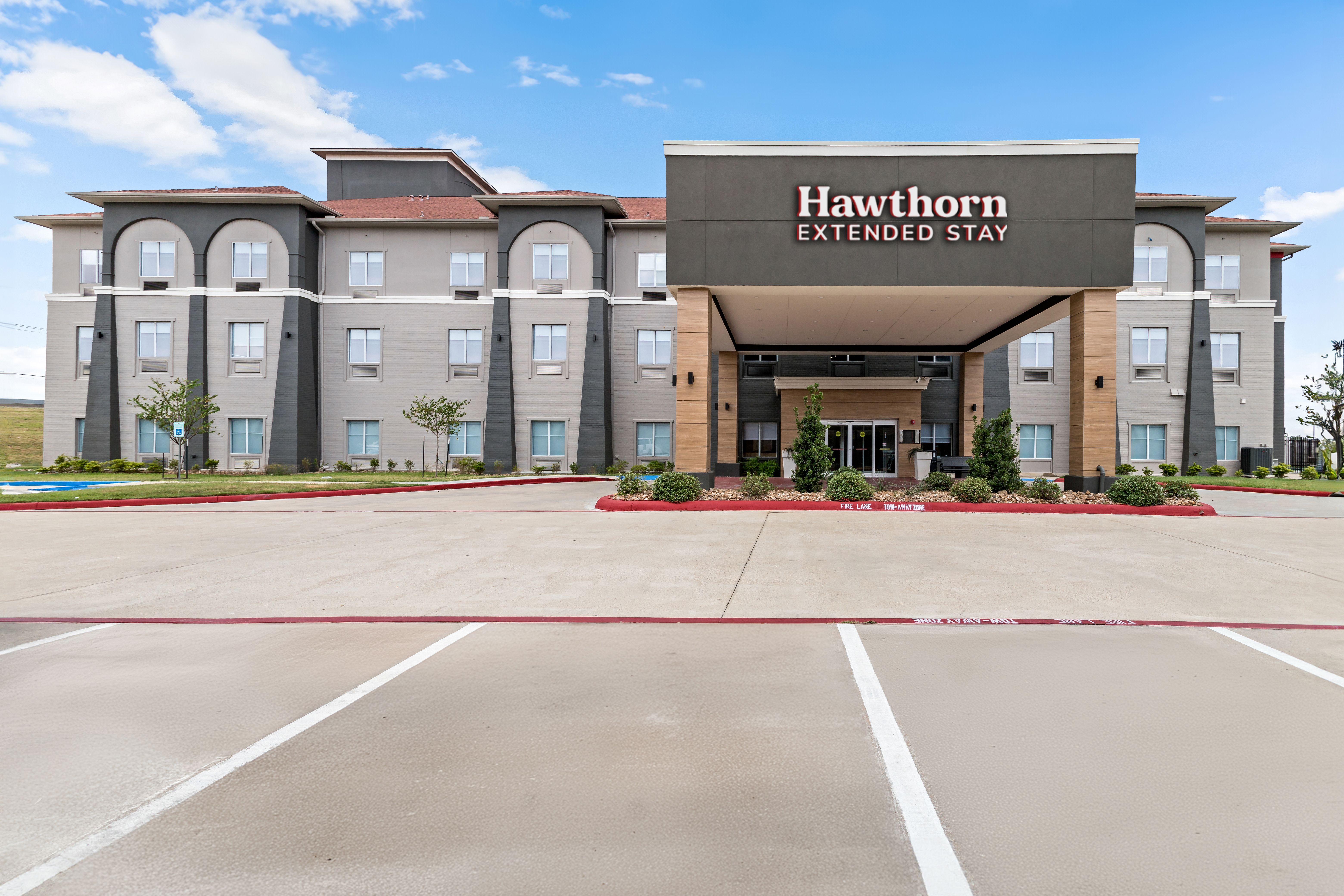Exterior of Hawthorn Extended Stay by Wyndham Port Arthur hotel in Port Arthur, Texas