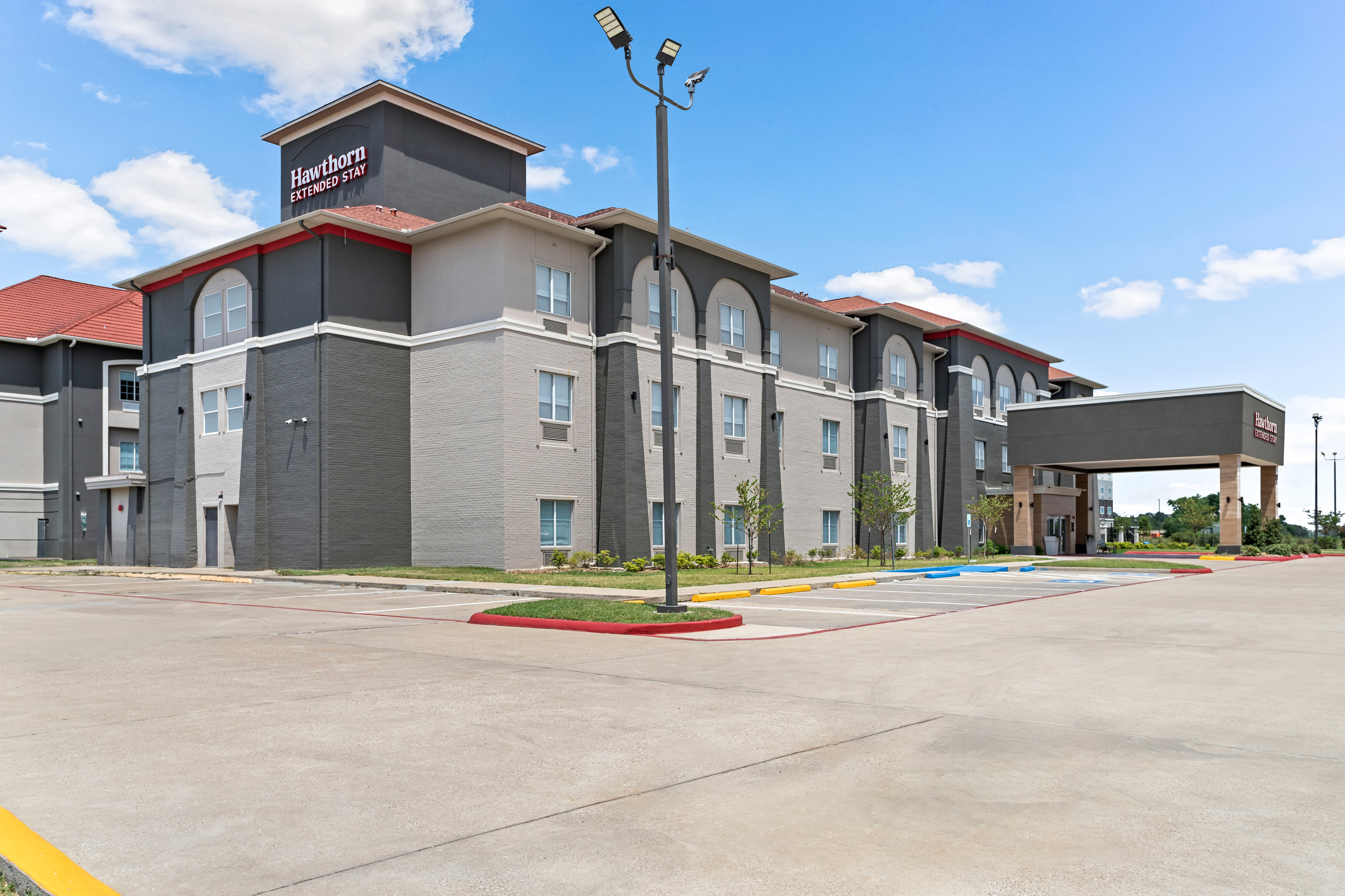 Exterior of Hawthorn Extended Stay by Wyndham Port Arthur hotel in Port Arthur, Texas