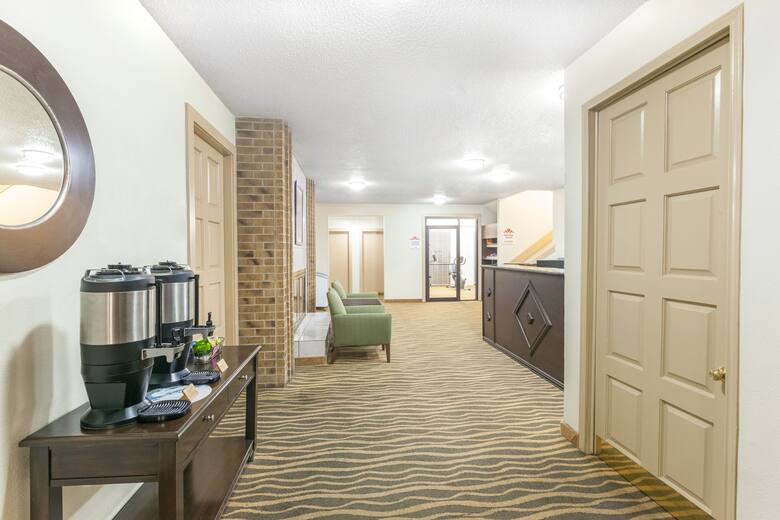 Hawthorn Suites by Wyndham Richardson hotel lobby in Richardson, Texas