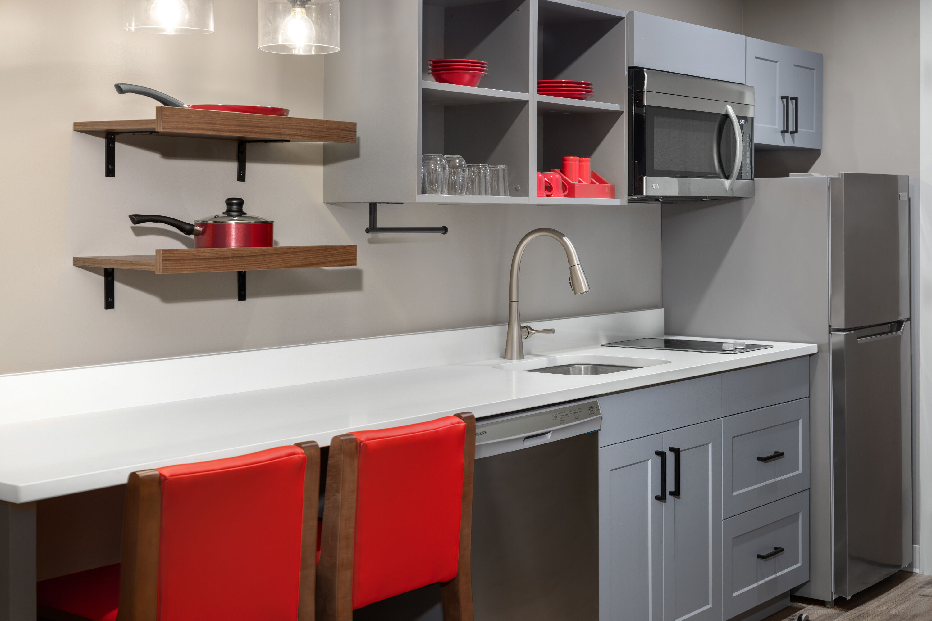 Hawthorn Extended Stay by Wyndham Williston/Burlington suite in Williston, Vermont