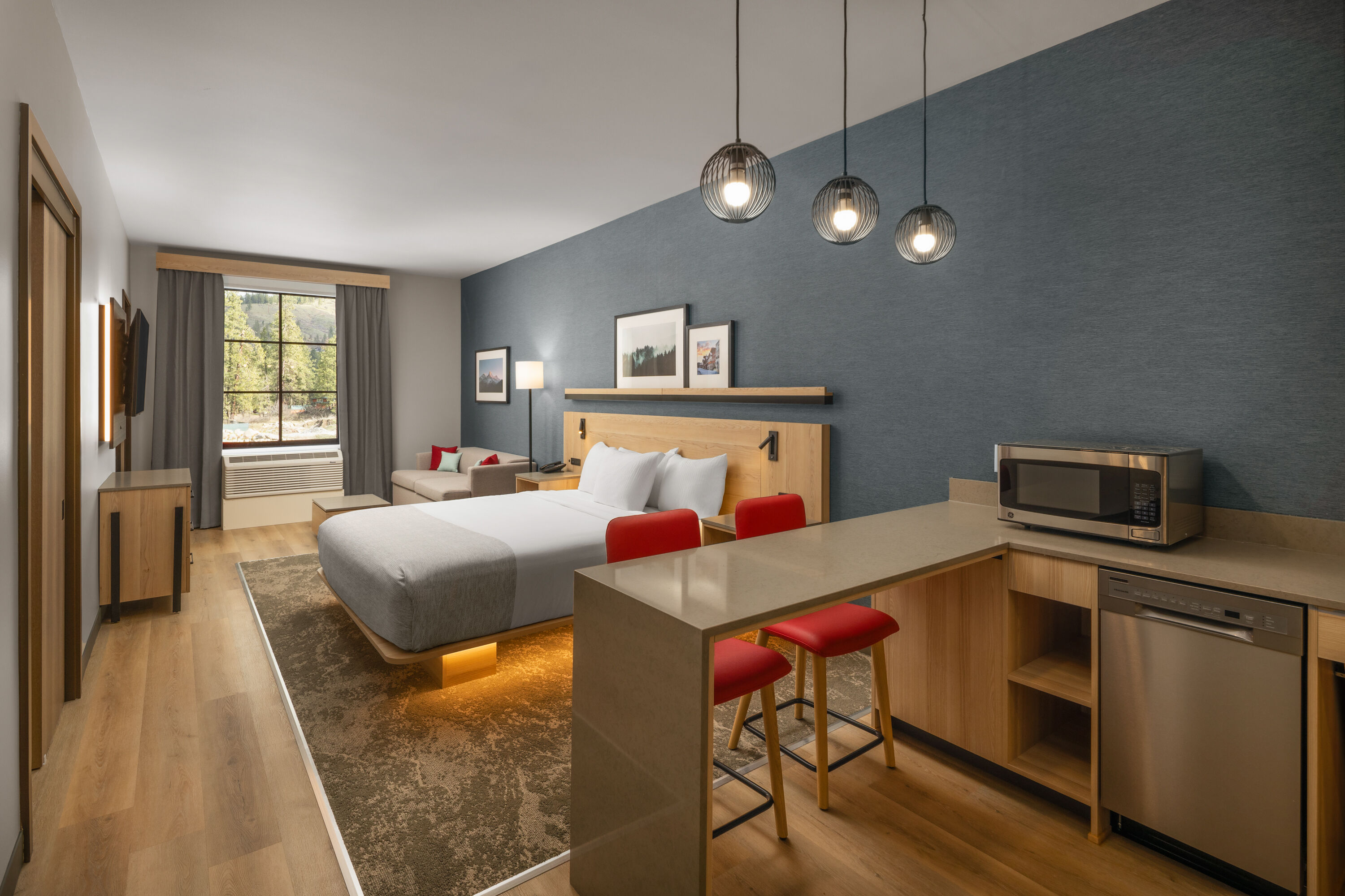 Guest room at the Hawthorn Extended Stay by Wyndham Leavenworth in Leavenworth, Washington