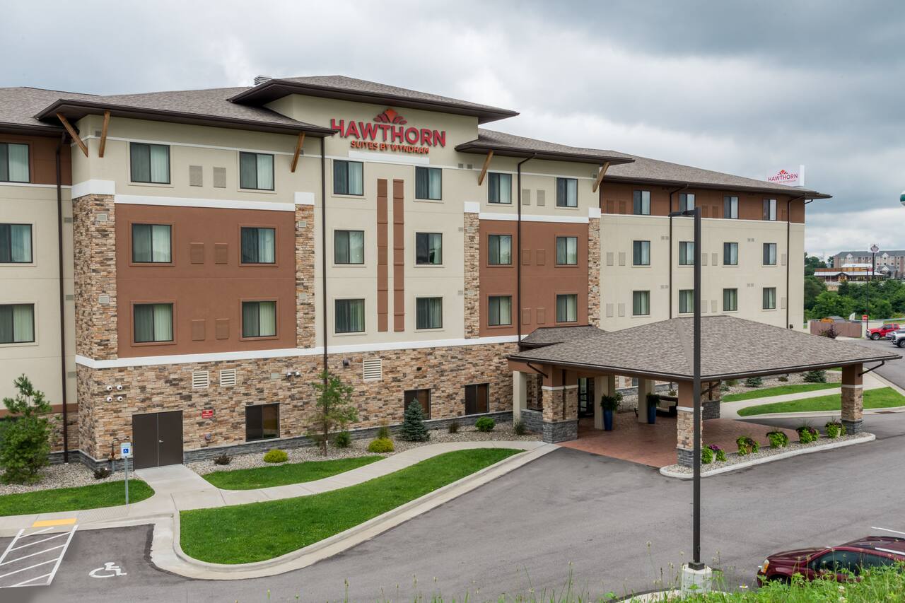 Hotels In Bellaire Ohio Days Inn Hawthorn Suites By Wyndham Wheeling Tri